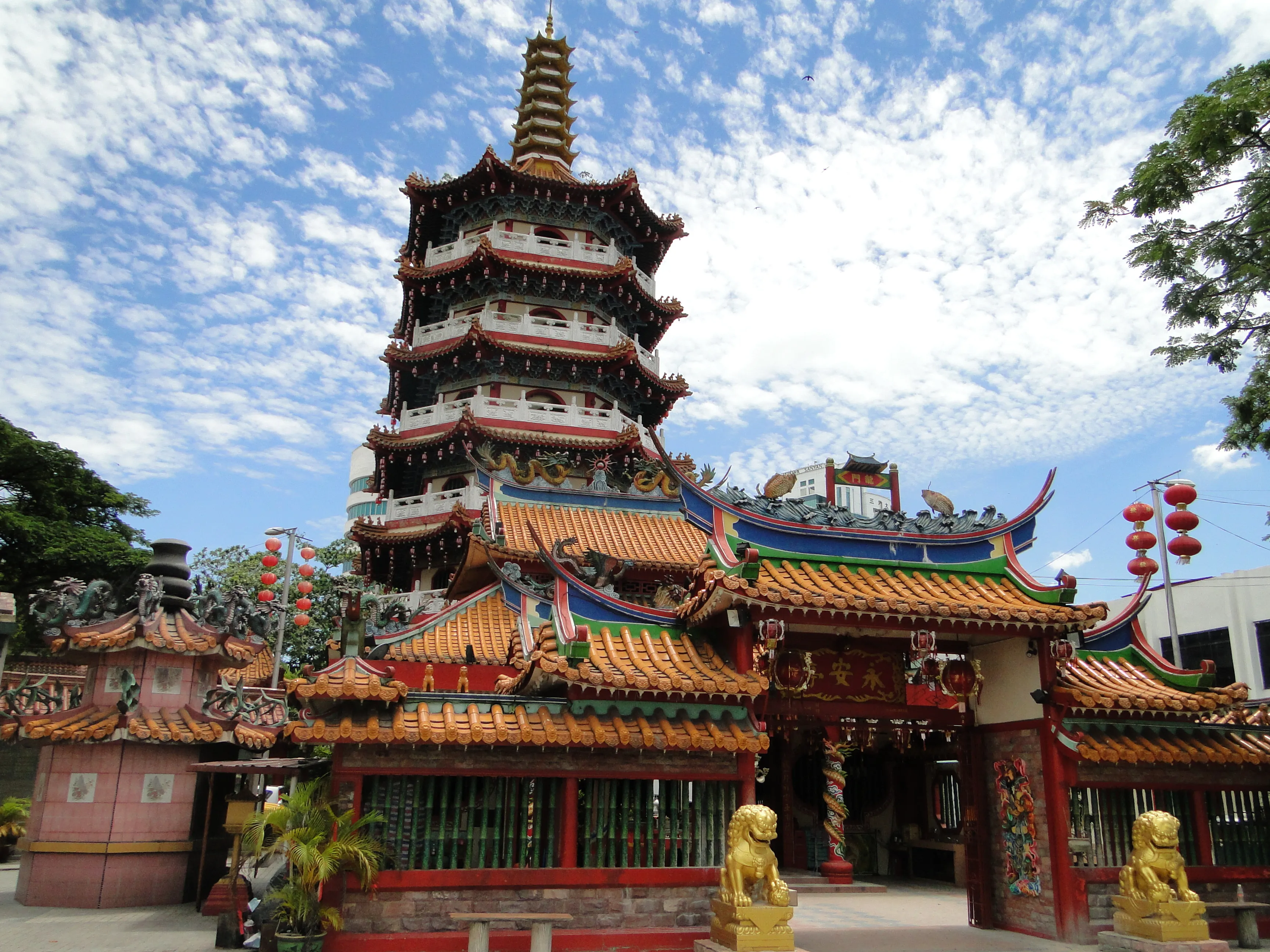 Chinese Buddhist temple in Bintulu, Borneo, Malaysia