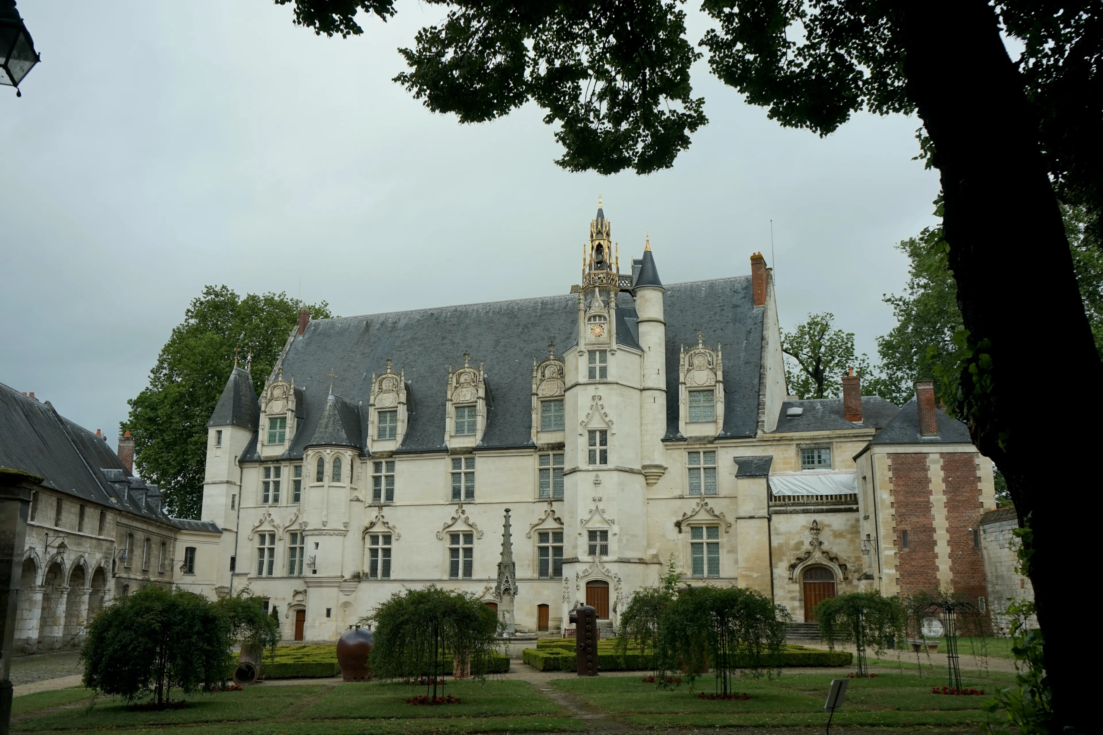 Best Beauvais hotels. Cheap hotels in Beauvais, France