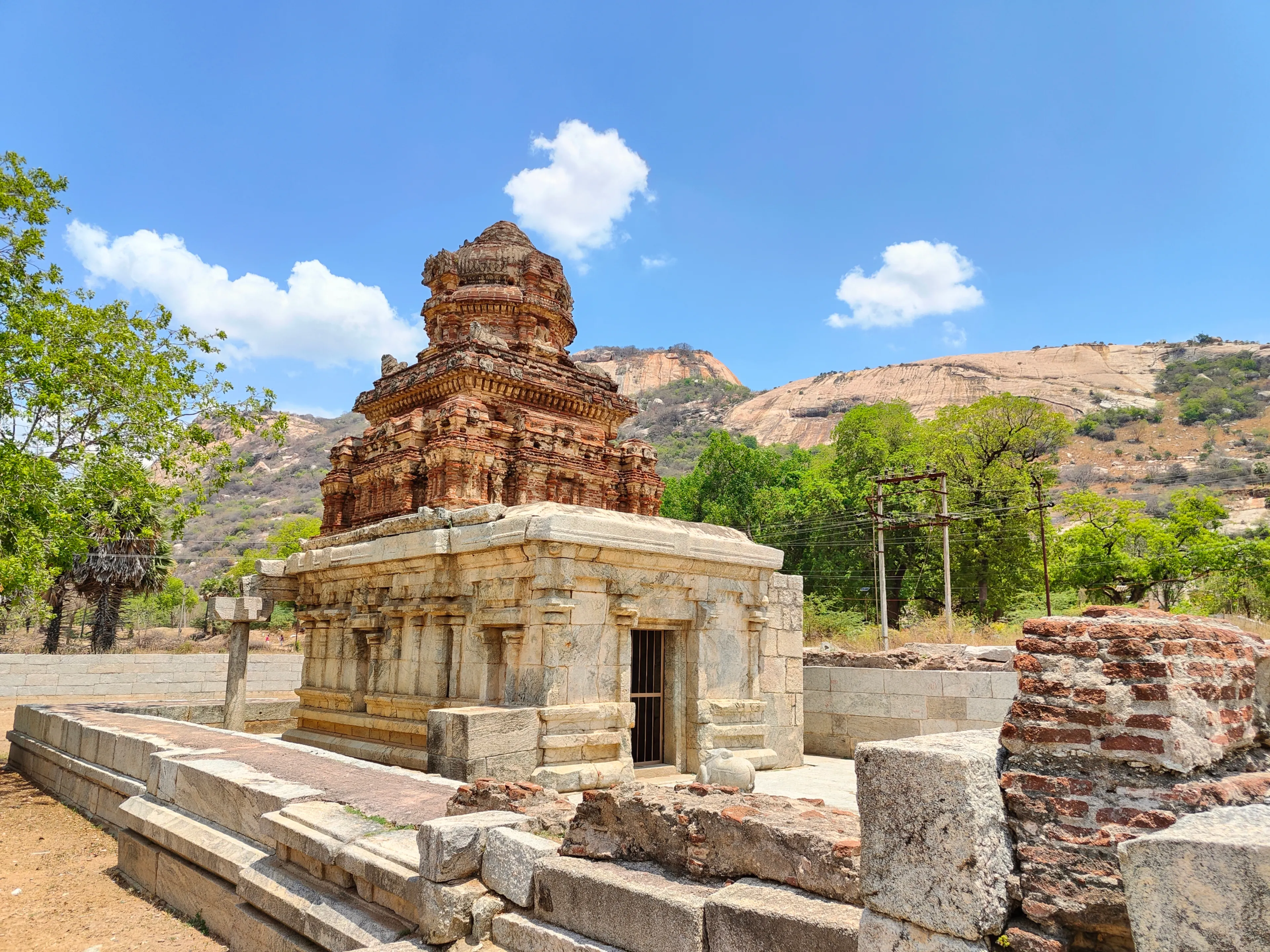 Chandragiri Fort Chandragiri Fort is an historical fort located in the Chandragiri suburb of Tirupati. It is situated in Tirupati district of Andhra Pradesh, India. 