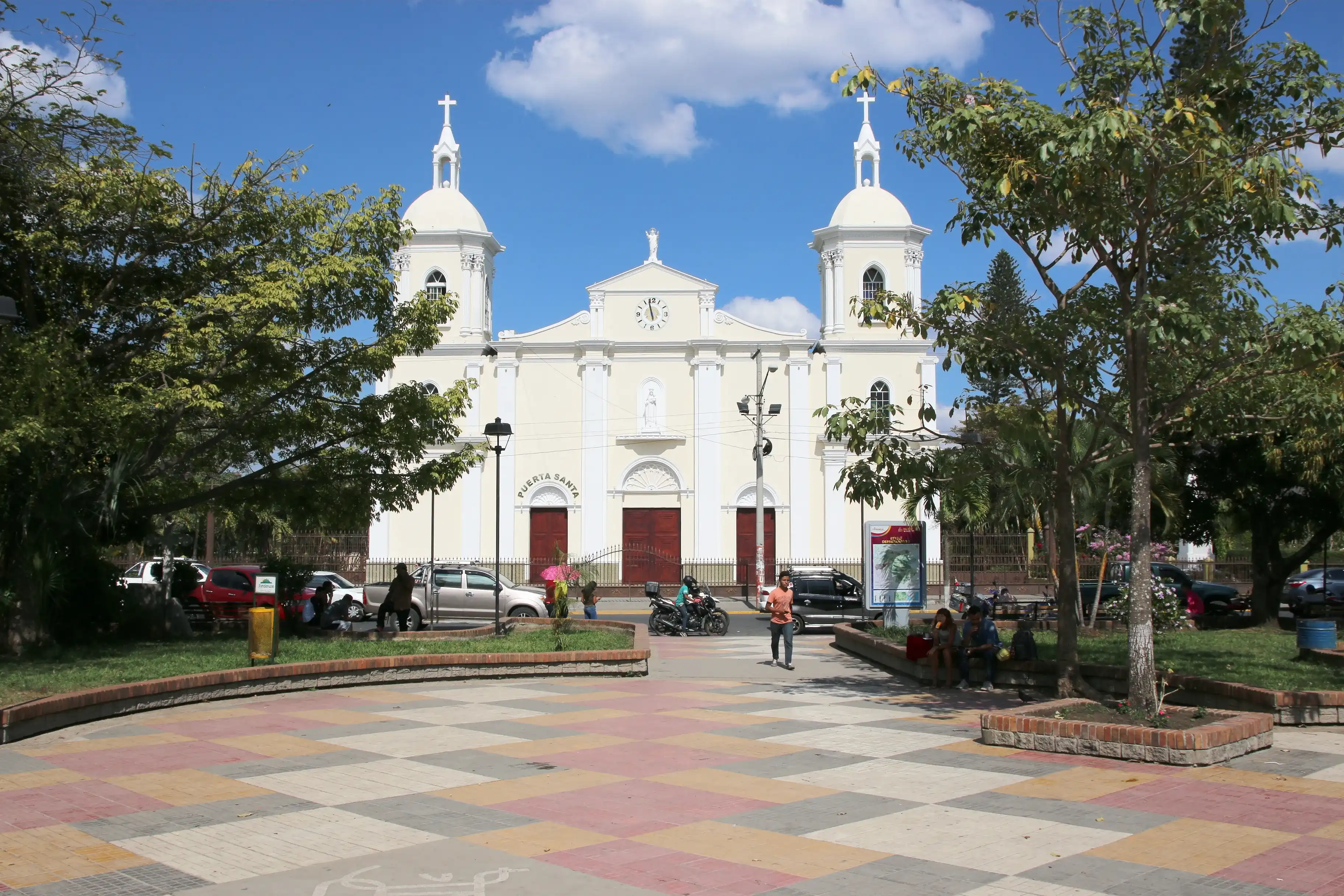 ESTELÍ - NICARAGUA - 2 APRIL 2018 - The main square and the cathedral in Estelí which is a city in Nicaragua. ESTELÍ - NICARAGUA - 2 APRIL 2018 - The main square and the cathedral in Estelí which is a city in Nicaragua.