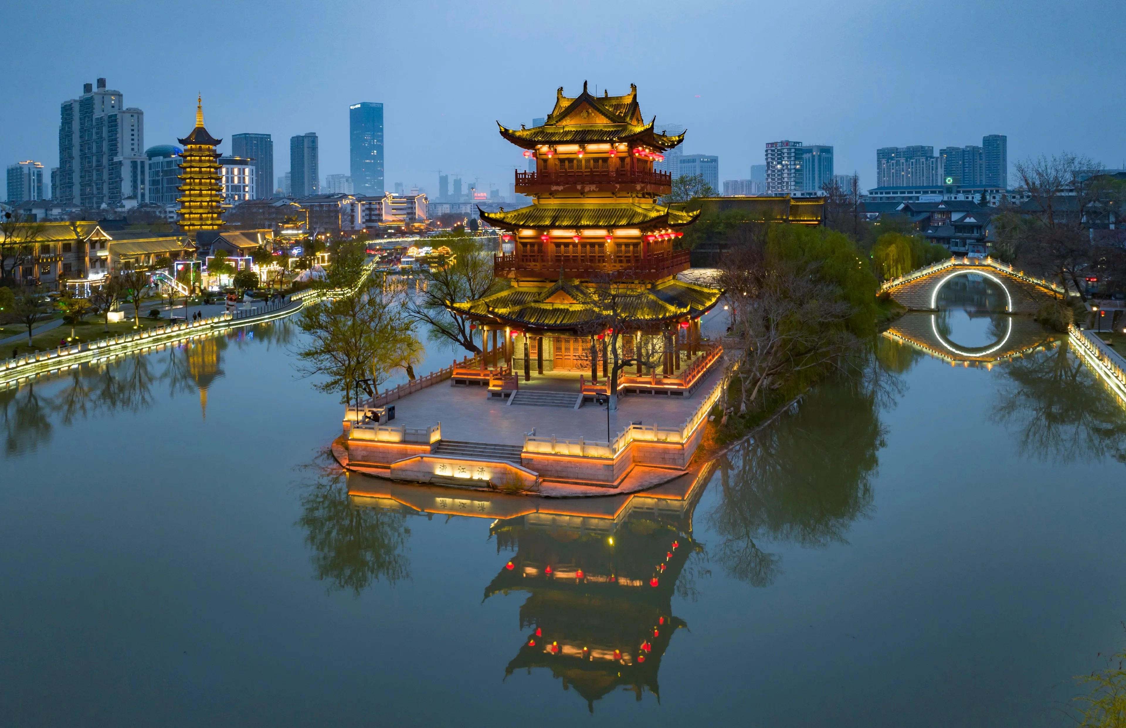 Jiangsu,China-March 21, 2023-shows the night scenery of the Liyunhe Cultural Corridor in Huai’an City, east China’s Jiangsu Province. 