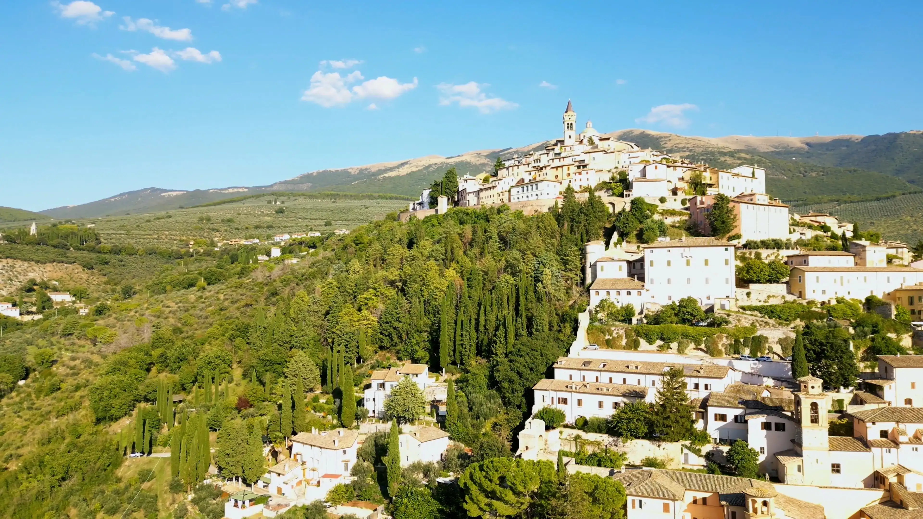 Best Trevi hotels. Cheap hotels in Trevi, Italy Best Trevi hotels. Cheap hotels in Trevi, Italy