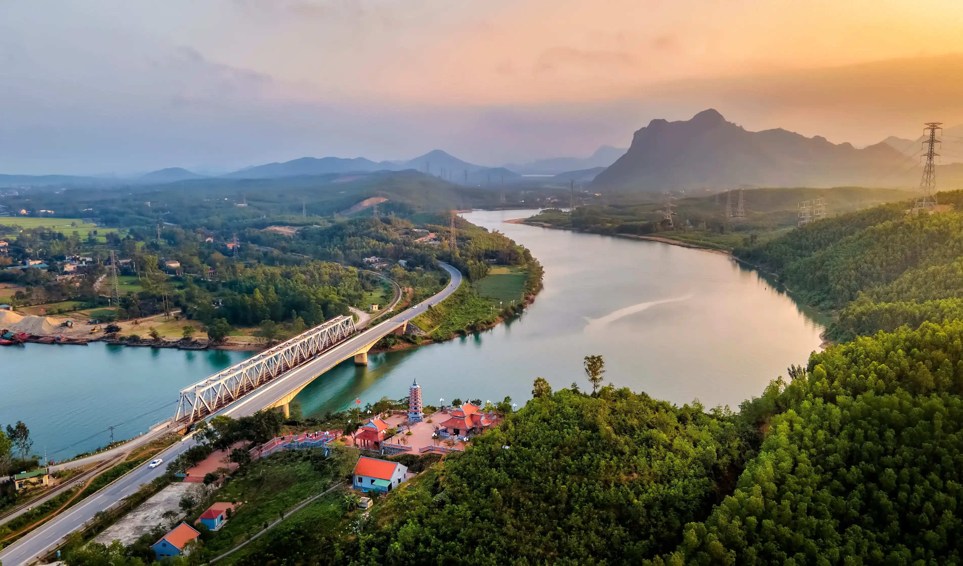 Tỉnh Quảng Ninh hotels. Best hotels in Tỉnh Quảng Ninh, Vietnam Tỉnh Quảng Ninh hotels. Best hotels in Tỉnh Quảng Ninh, Vietnam