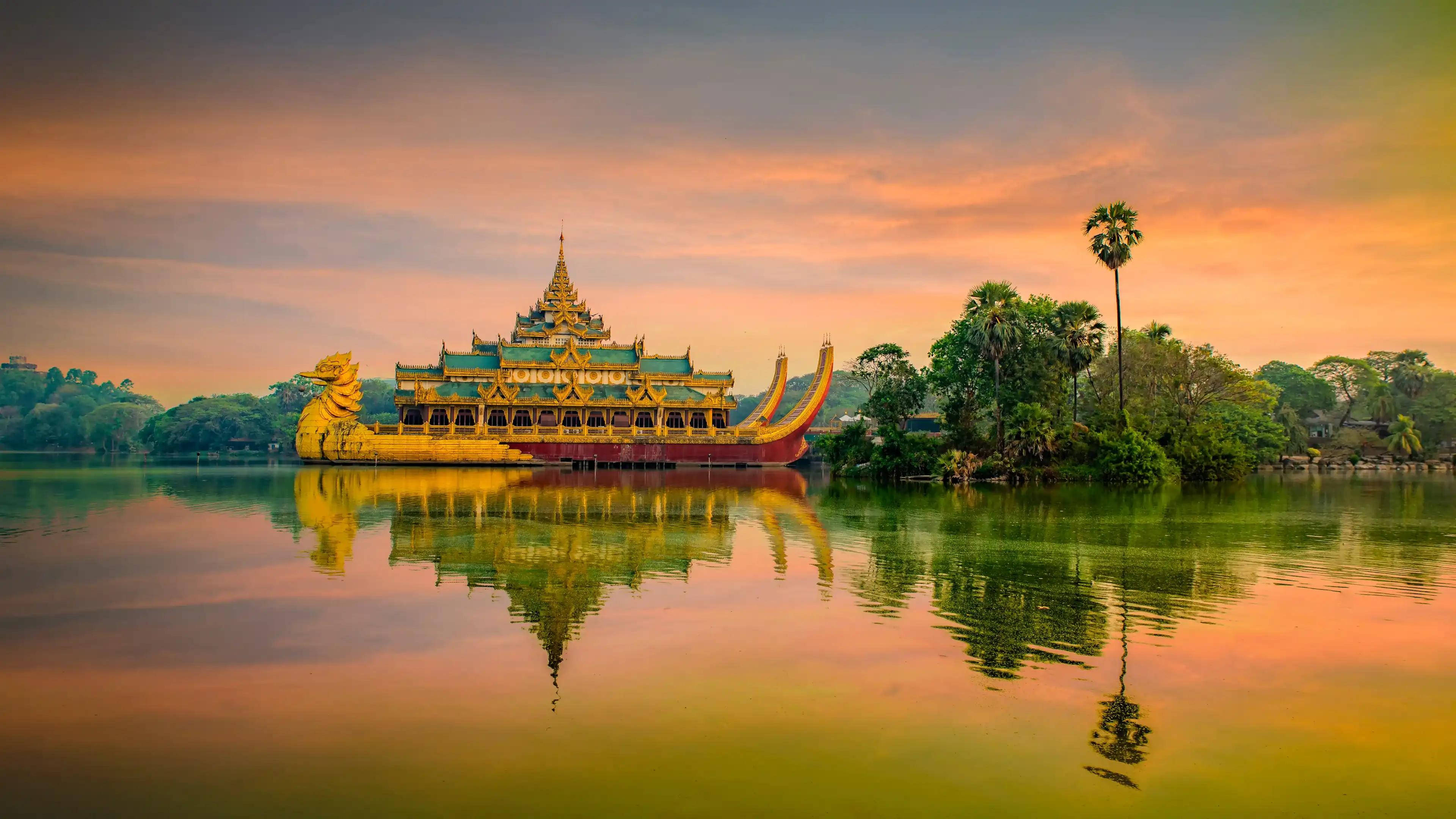 Karaweik palace Yangon Myanma Karaweik palace Yangon Myanma