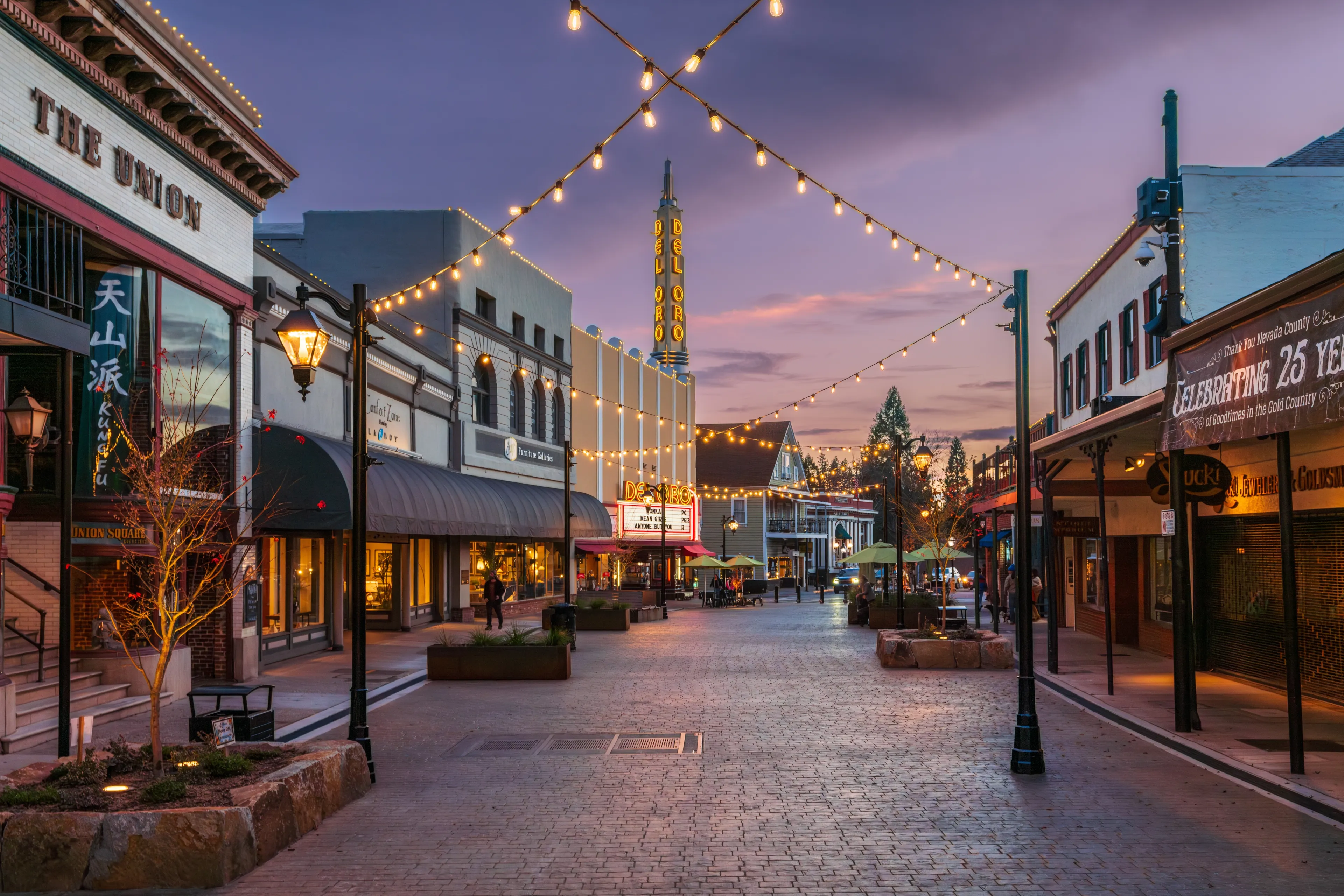 GRASS VALLEY, CALIFORNIA - FEBRUARY 14, 2024: The Plaza on Mill Street at dusk Grass Valley, CA