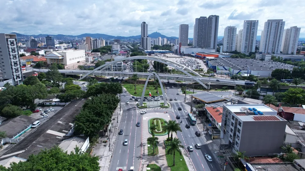 Osasco - Sao Paulo - Brazil - 03-09-24:Metallic bridge next to City Hall in Osasco city - Brazil.