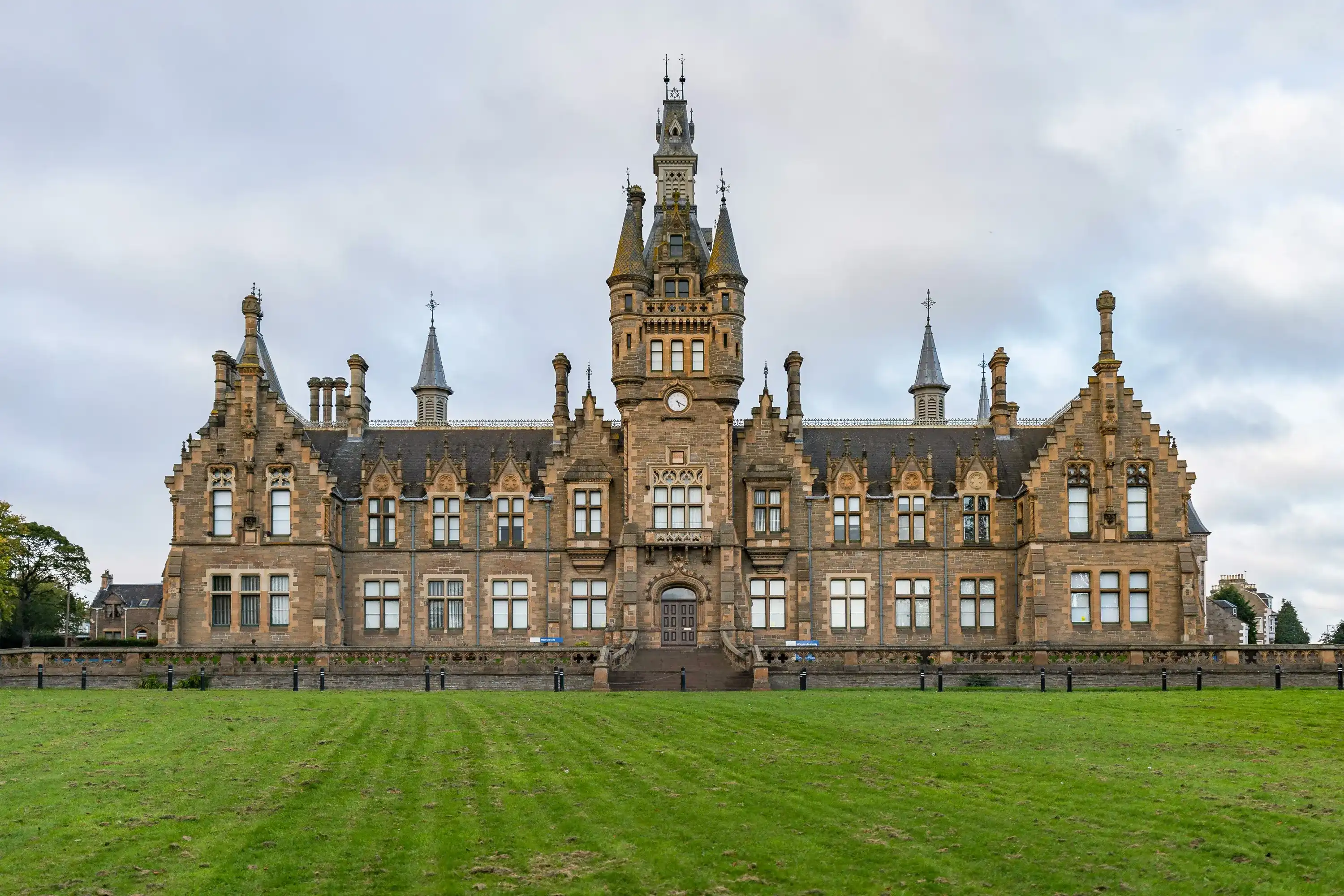 Best Dundee hotels. Cheap hotels in Dundee, United Kingdom Best Dundee hotels. Cheap hotels in Dundee, United Kingdom