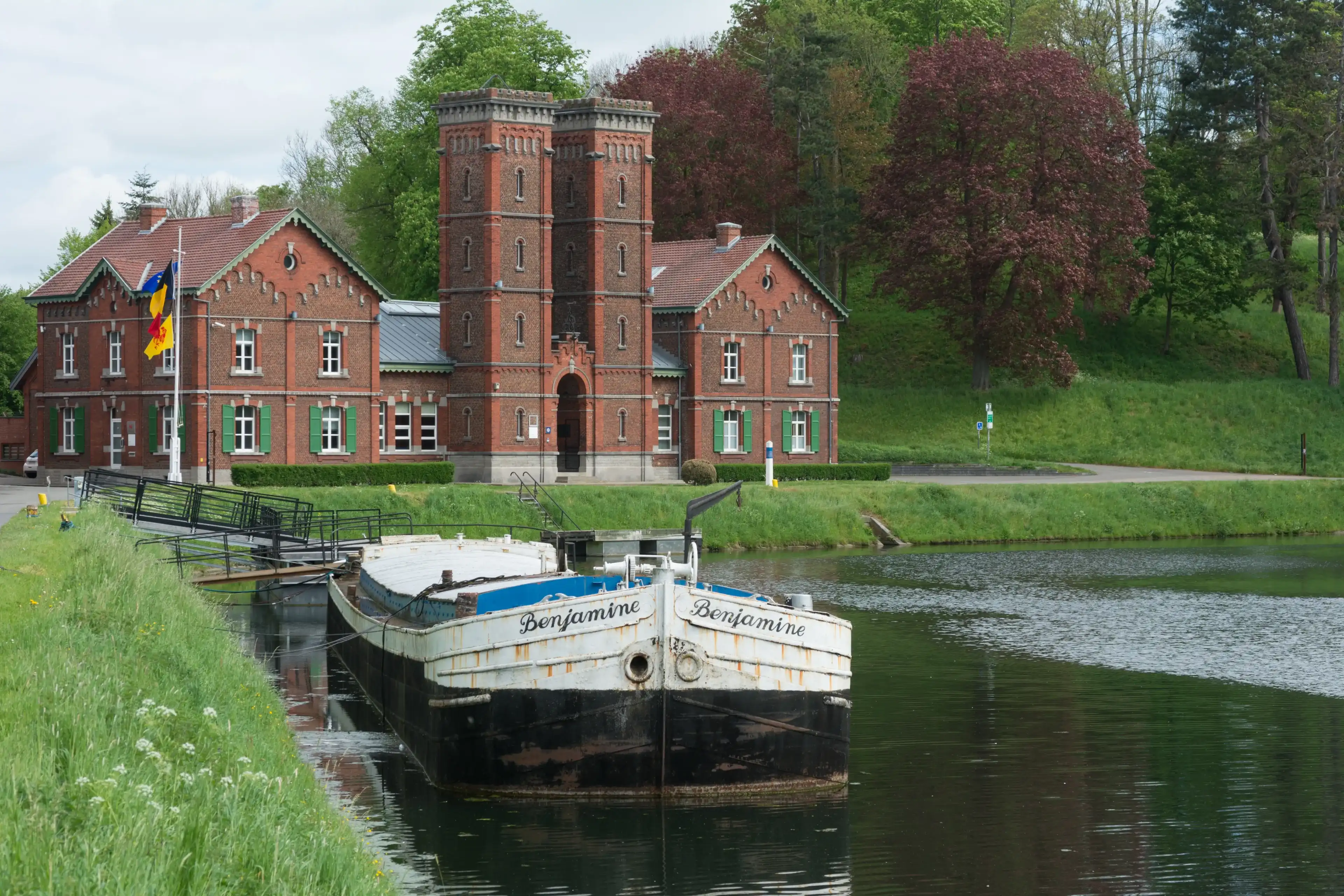 Best La Louvière hotels. Cheap hotels in La Louvière, Belgium Best La Louvière hotels. Cheap hotels in La Louvière, Belgium