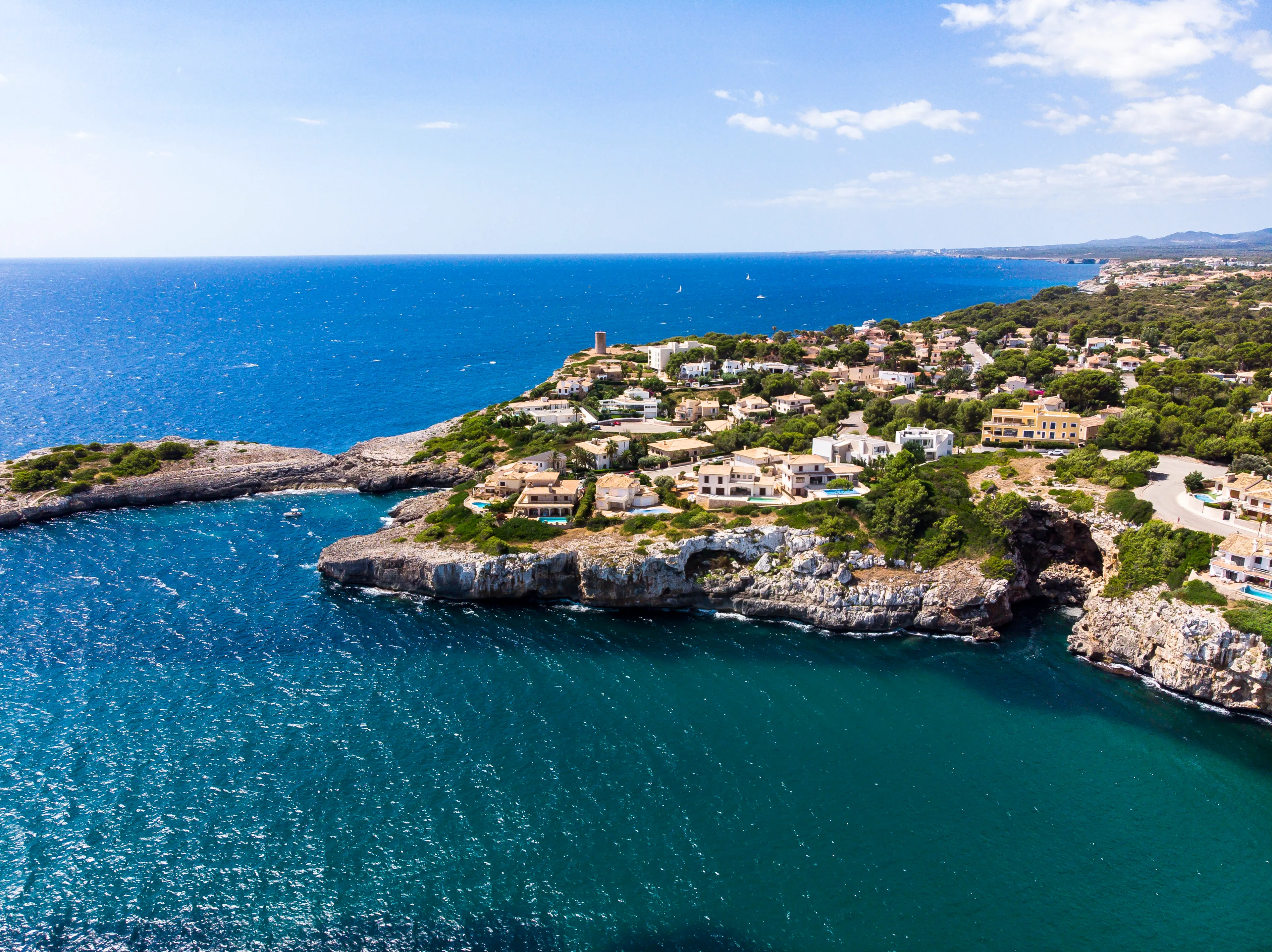 Coast of Porto Cristo with villas and natural harbor, Cala Manacor, Porto Cristo, Mallorca, Balearic Islands, Spain