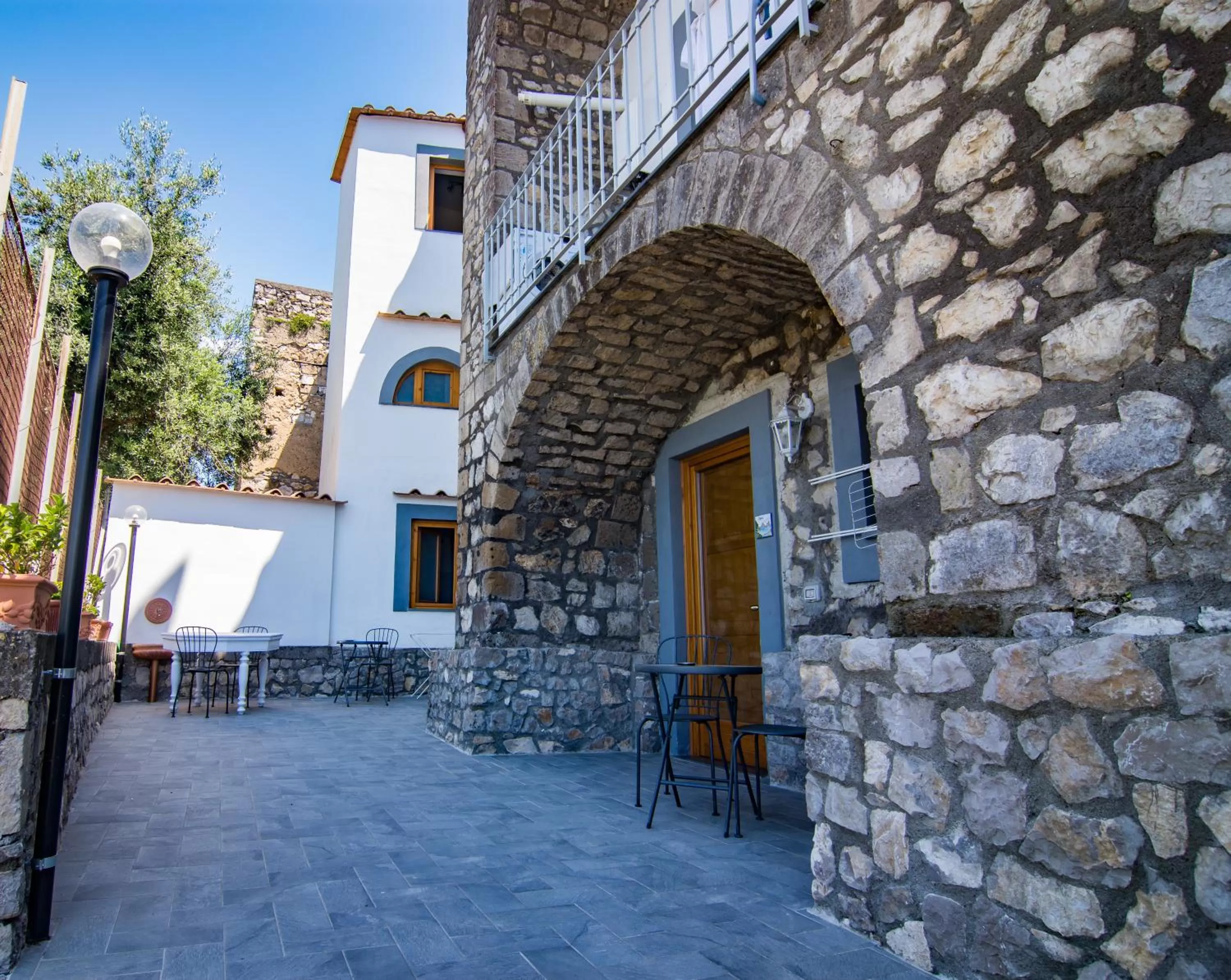 Property building in Villa Mariagiovanna