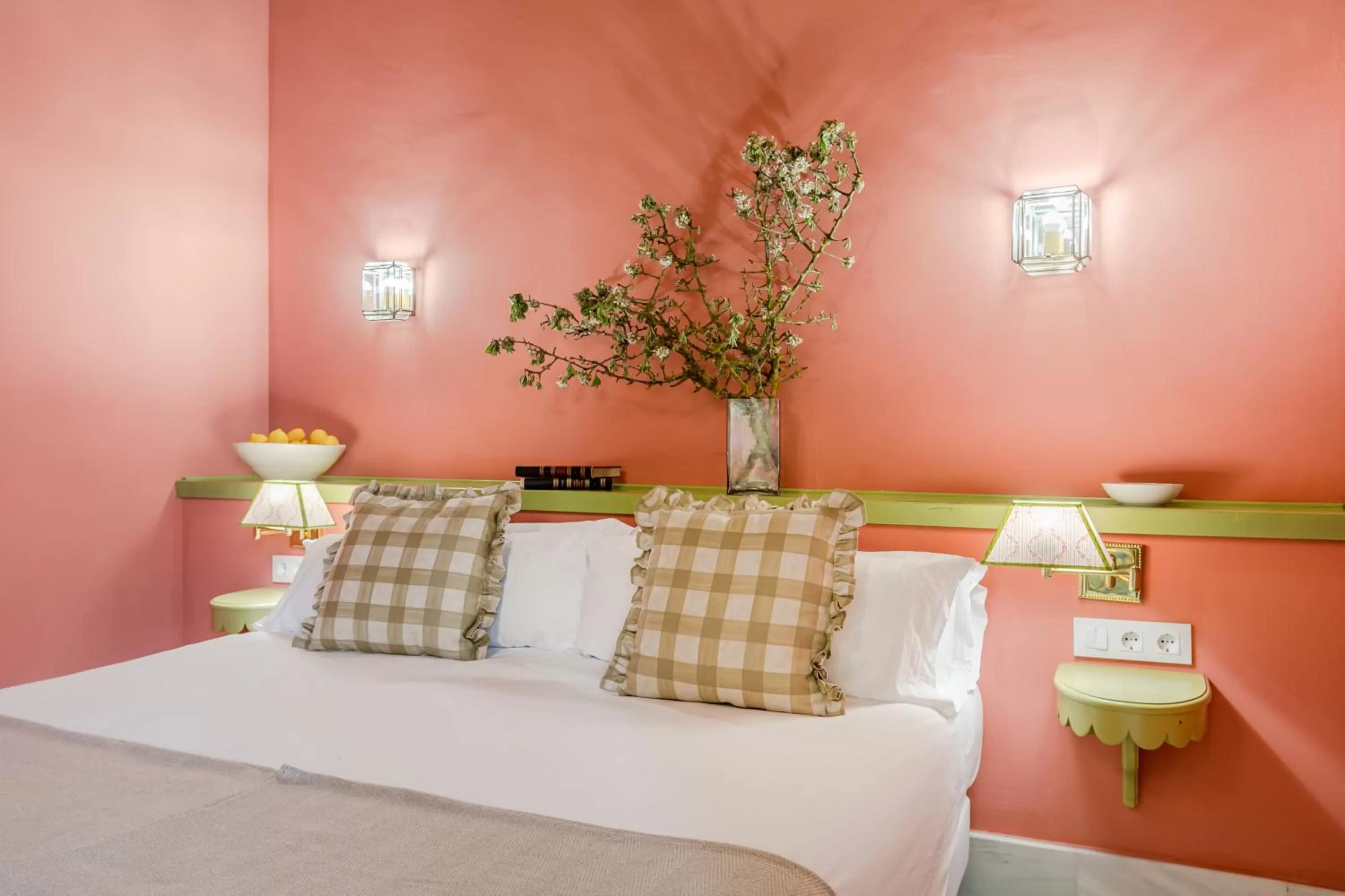 Bedroom, Bed in La Abadia de Giralda