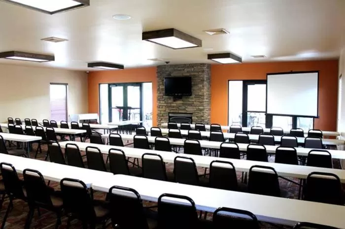 Banquet/Function facilities in Sunset Bay Resort & Suites