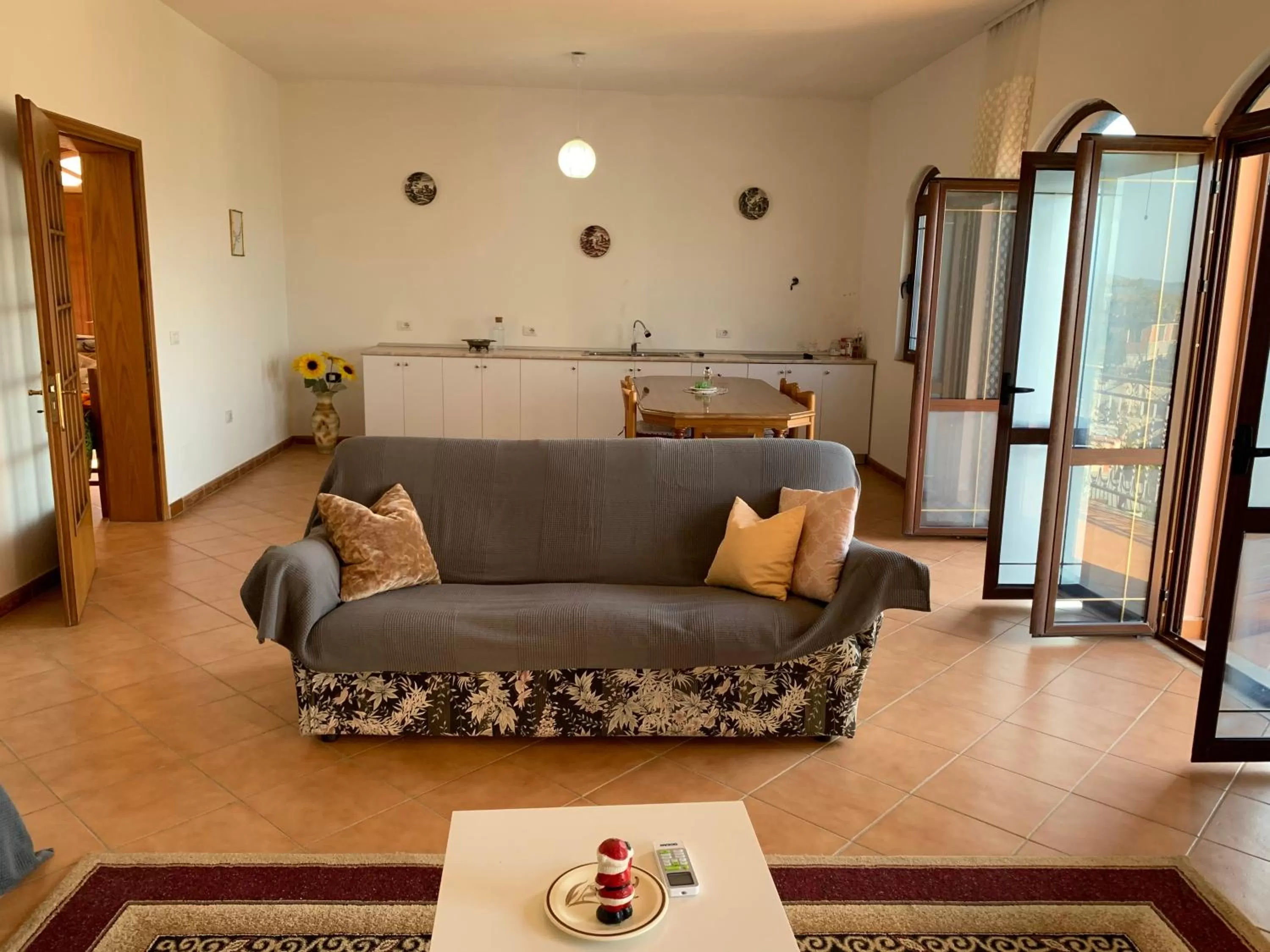 Kitchen or kitchenette, Seating Area in Guesthouse Villa Rosa Berat