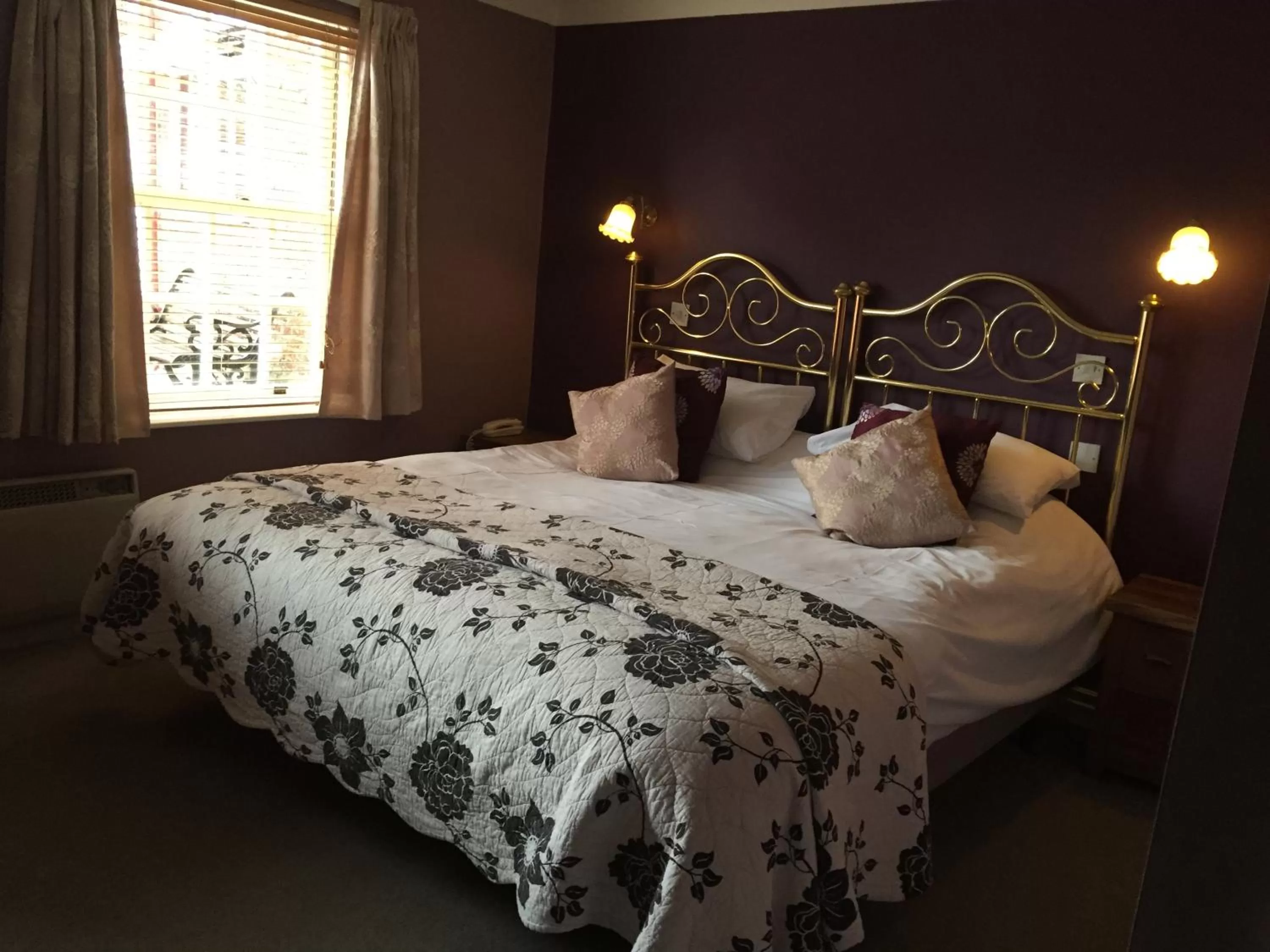 Bedroom, Bed in Wrangham House