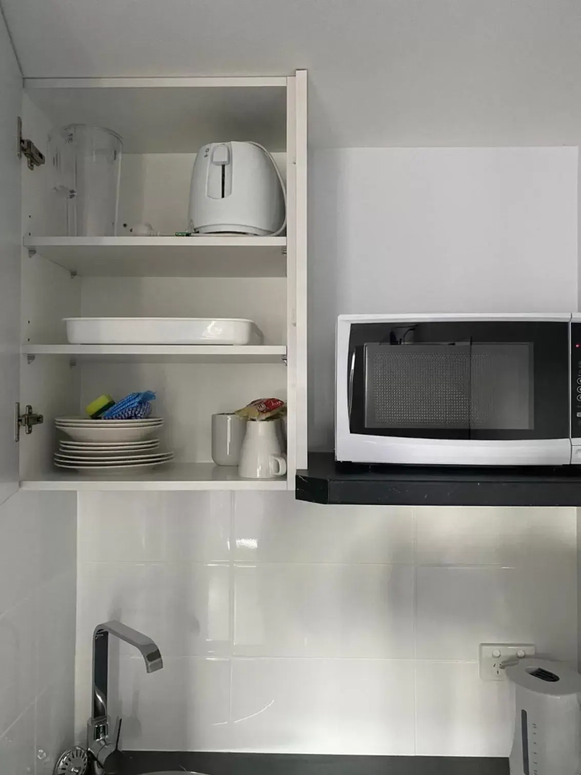 One-Bedroom King + 3 Singles with Kitchenette in Bega Motel One-Bedroom King + 3 Singles with Kitchenette in Bega Motel