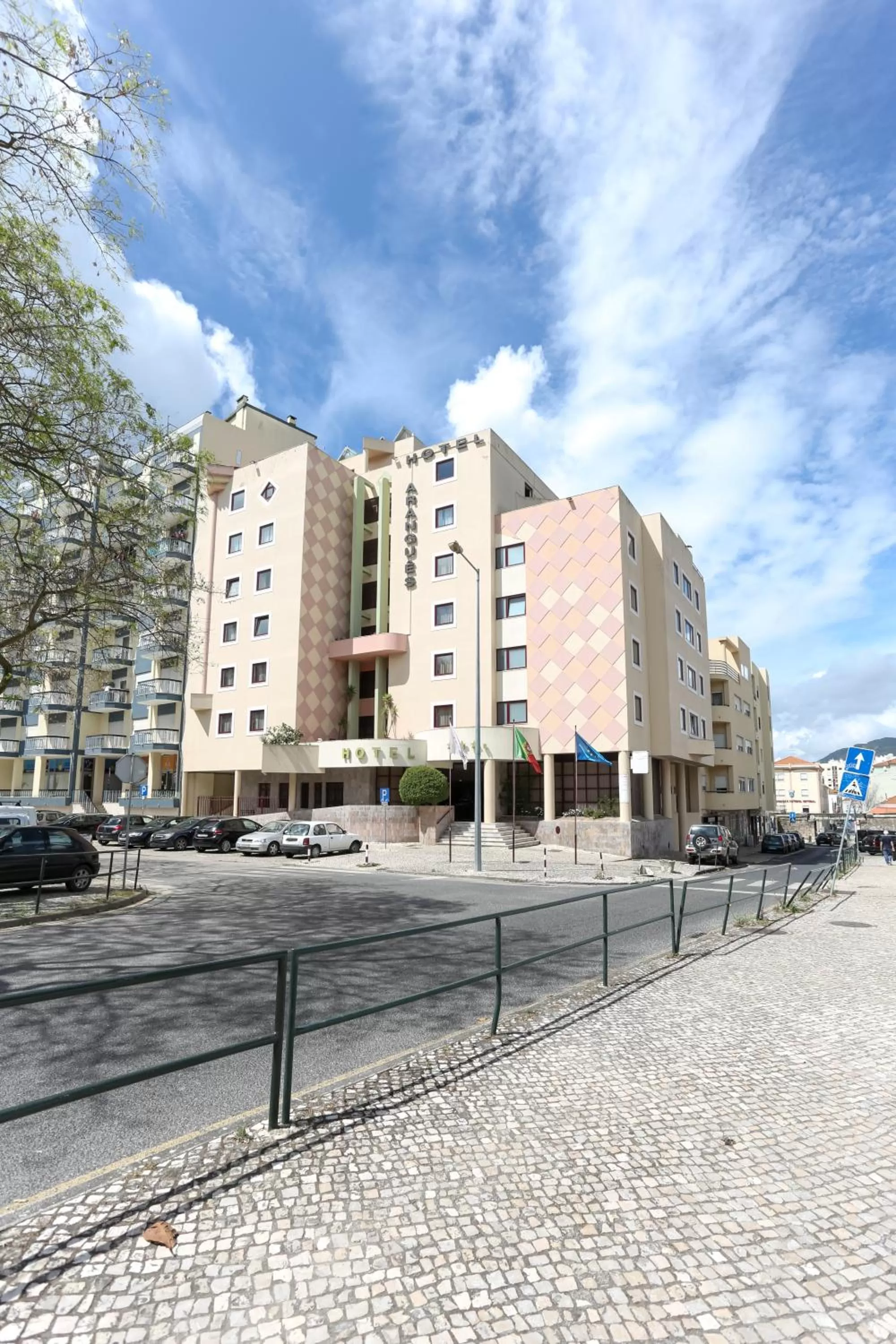 Property building in Hotel Arangues