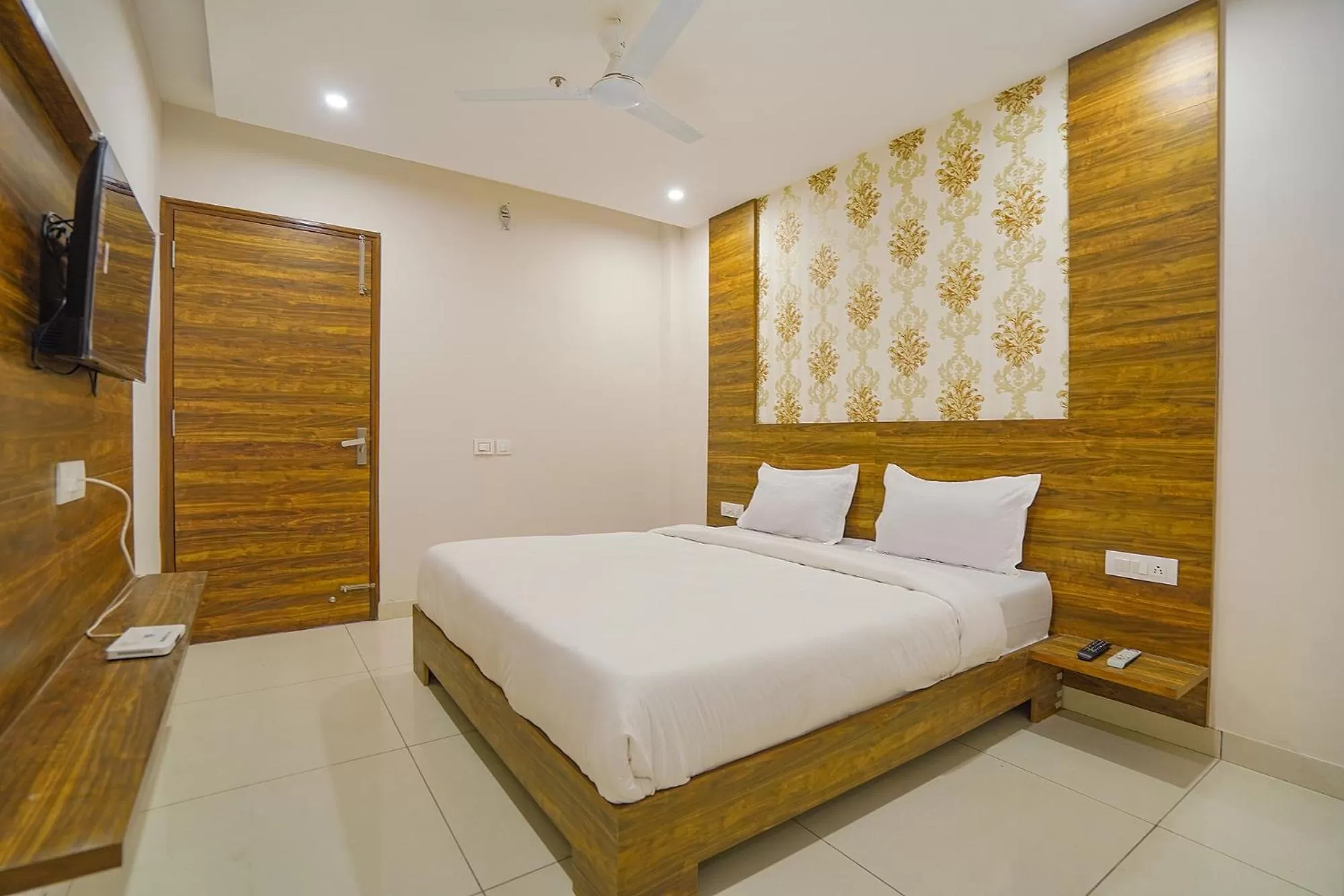 Bed in FabHotel HC Mohali Inn