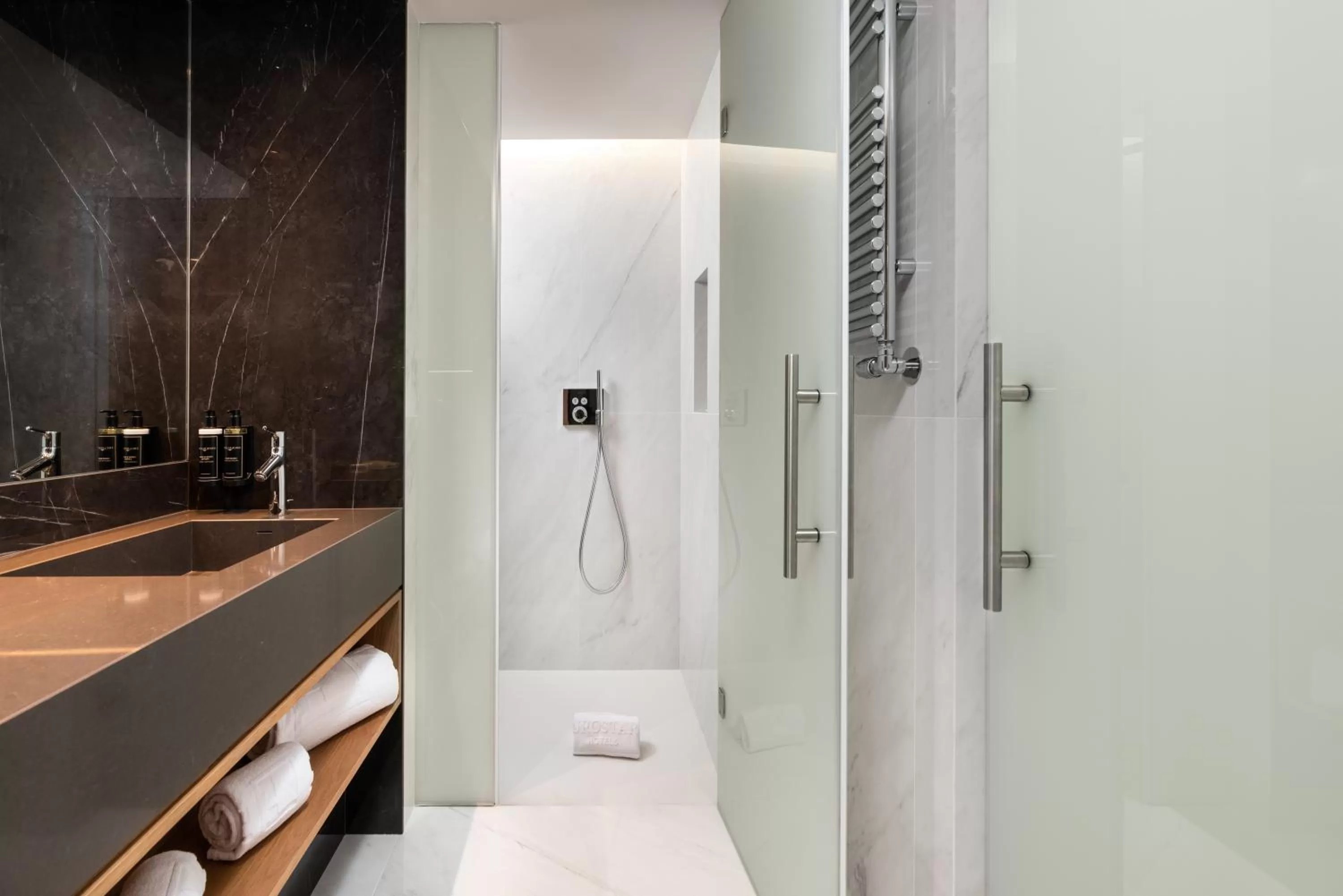 Bathroom in Eurostars Aliados