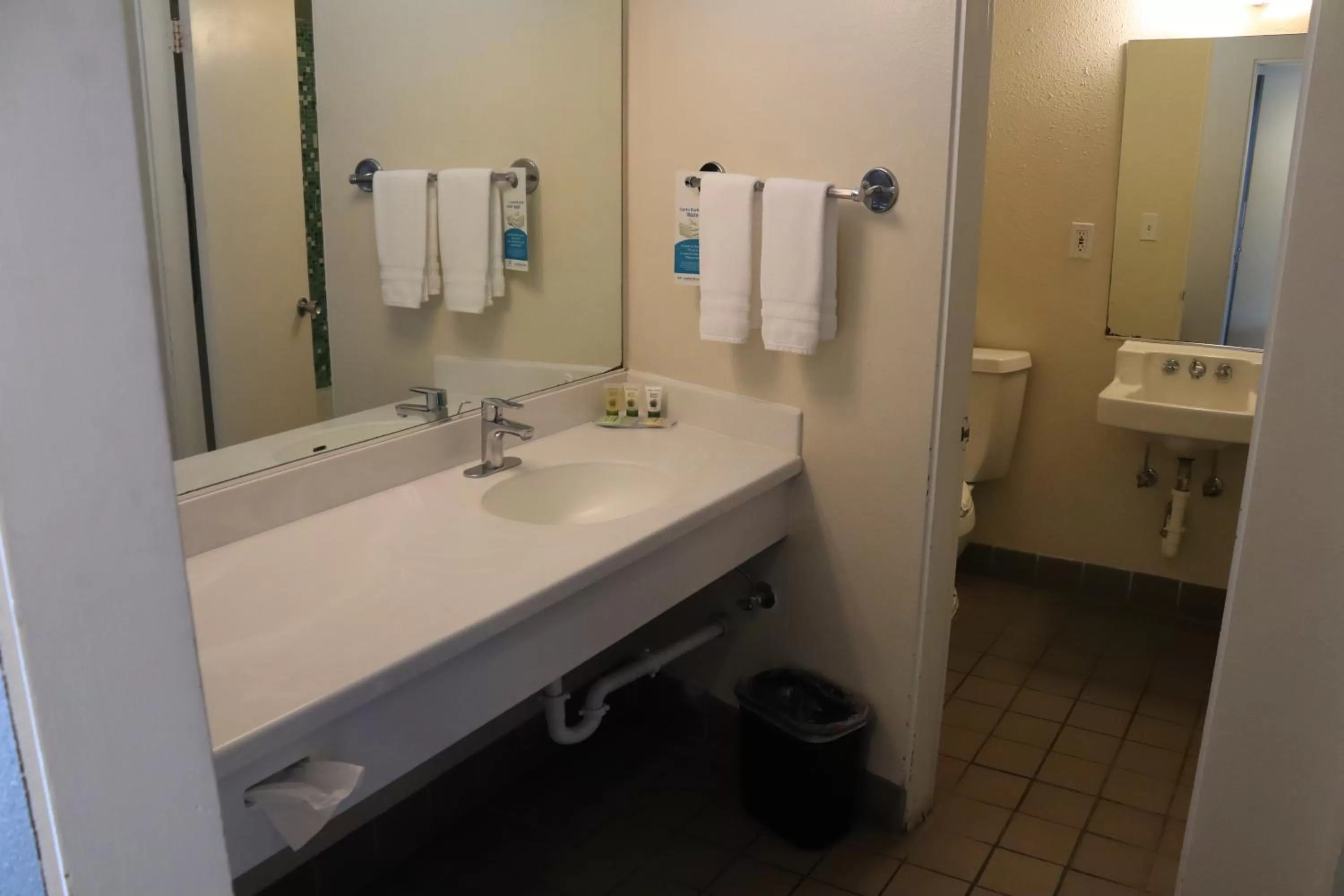 Bathroom in Lemon Tree Inn