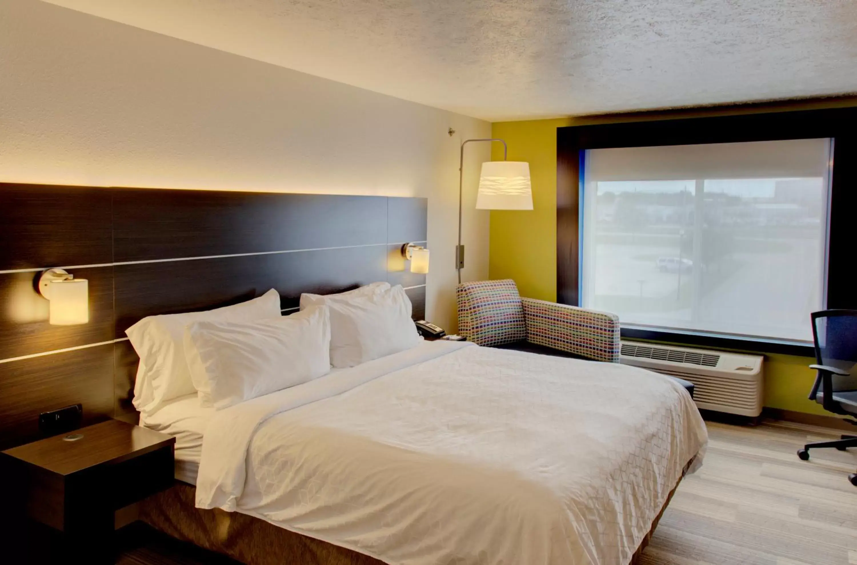 King Suite in Holiday Inn Express & Suites Le Mars by IHG King Suite in Holiday Inn Express & Suites Le Mars by IHG