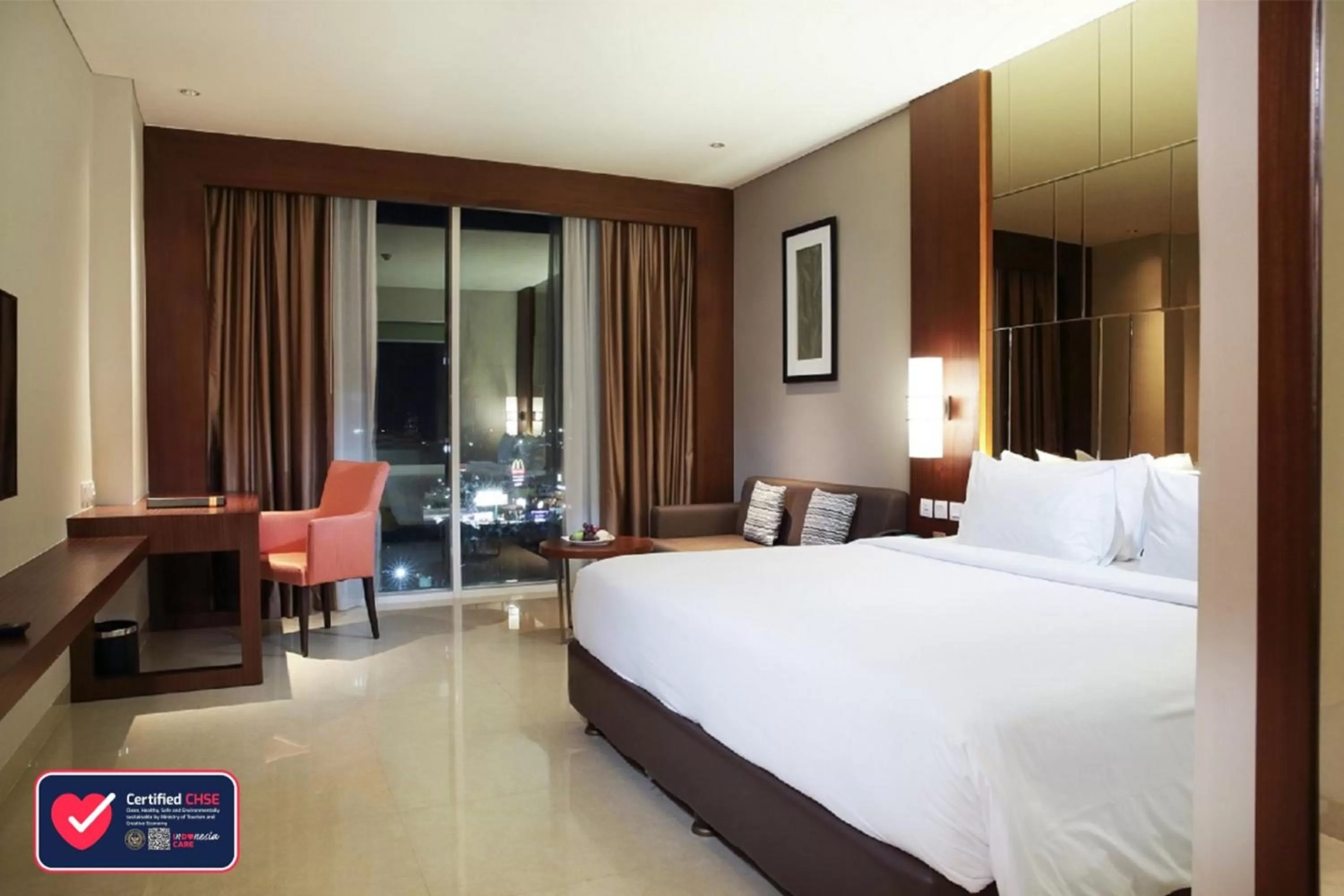 Bedroom, Bed in The Luxton Cirebon Hotel and Convention