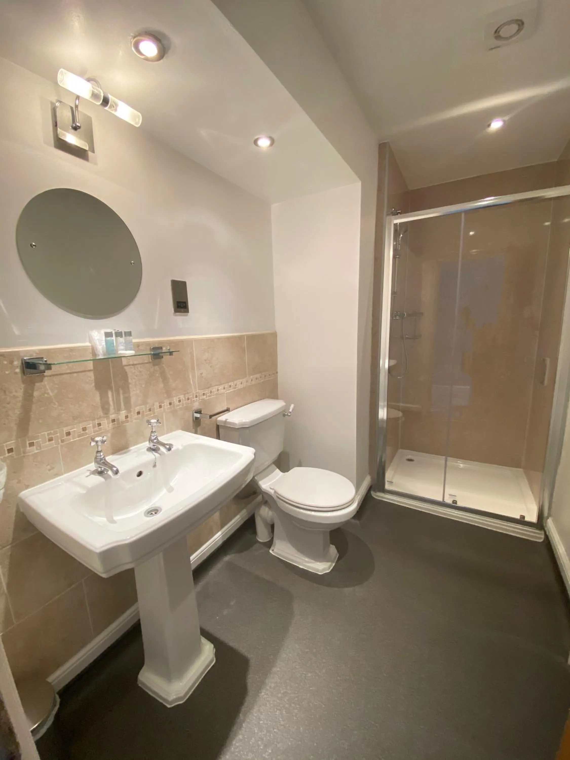 Bathroom in Aberdunant Hall