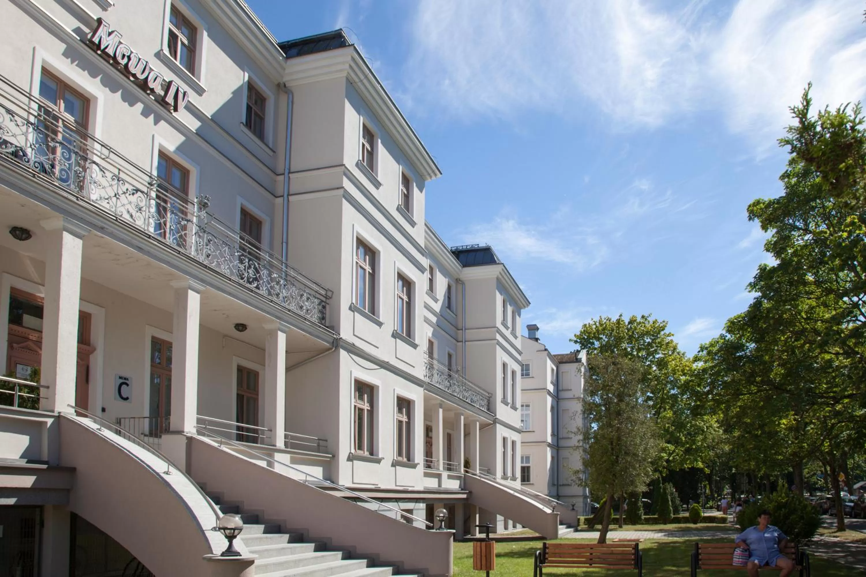Facade/entrance, Property Building in Sanatorium Mewa