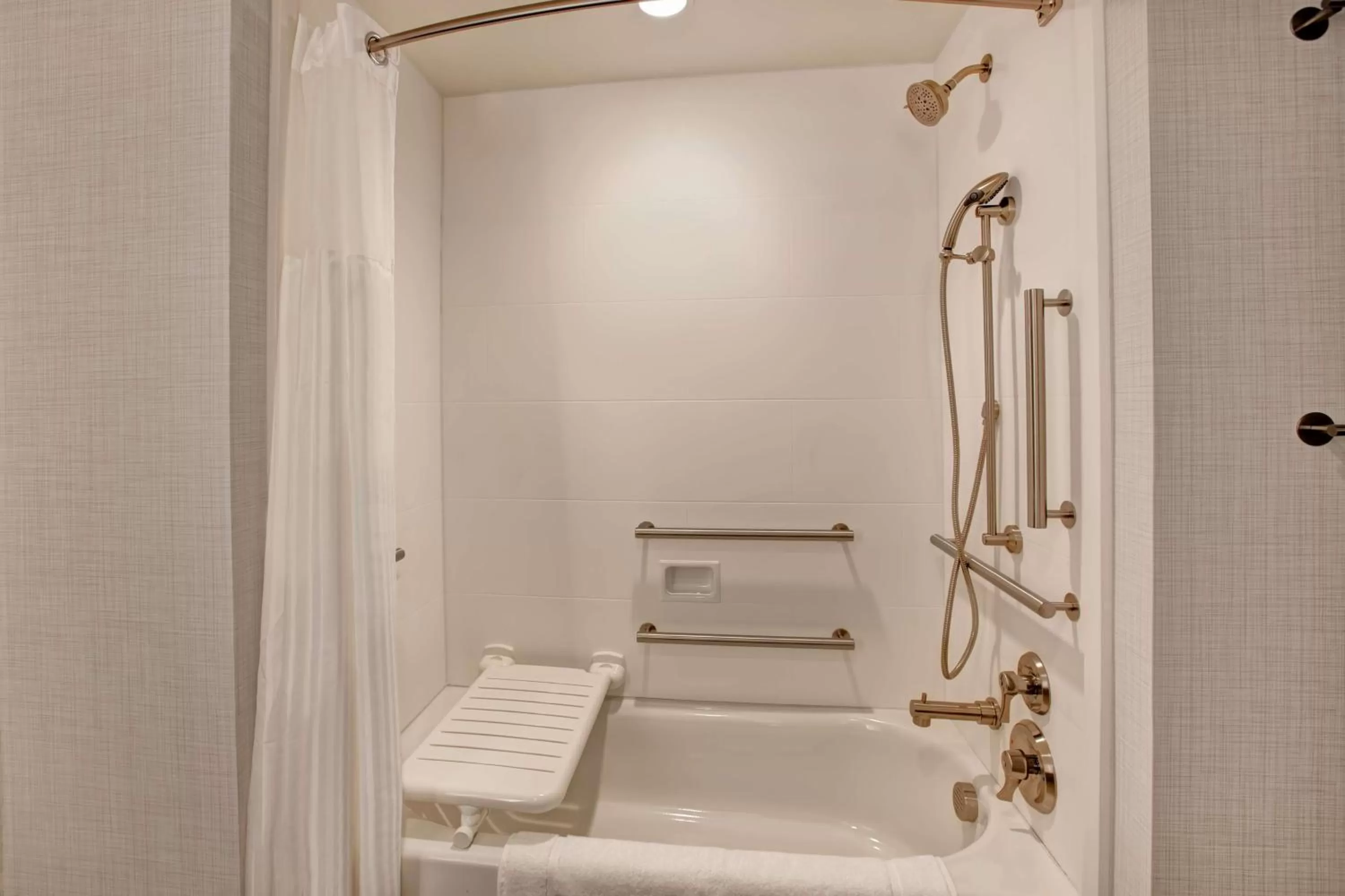 Bathroom in Hilton Garden Inn Summerville, Sc