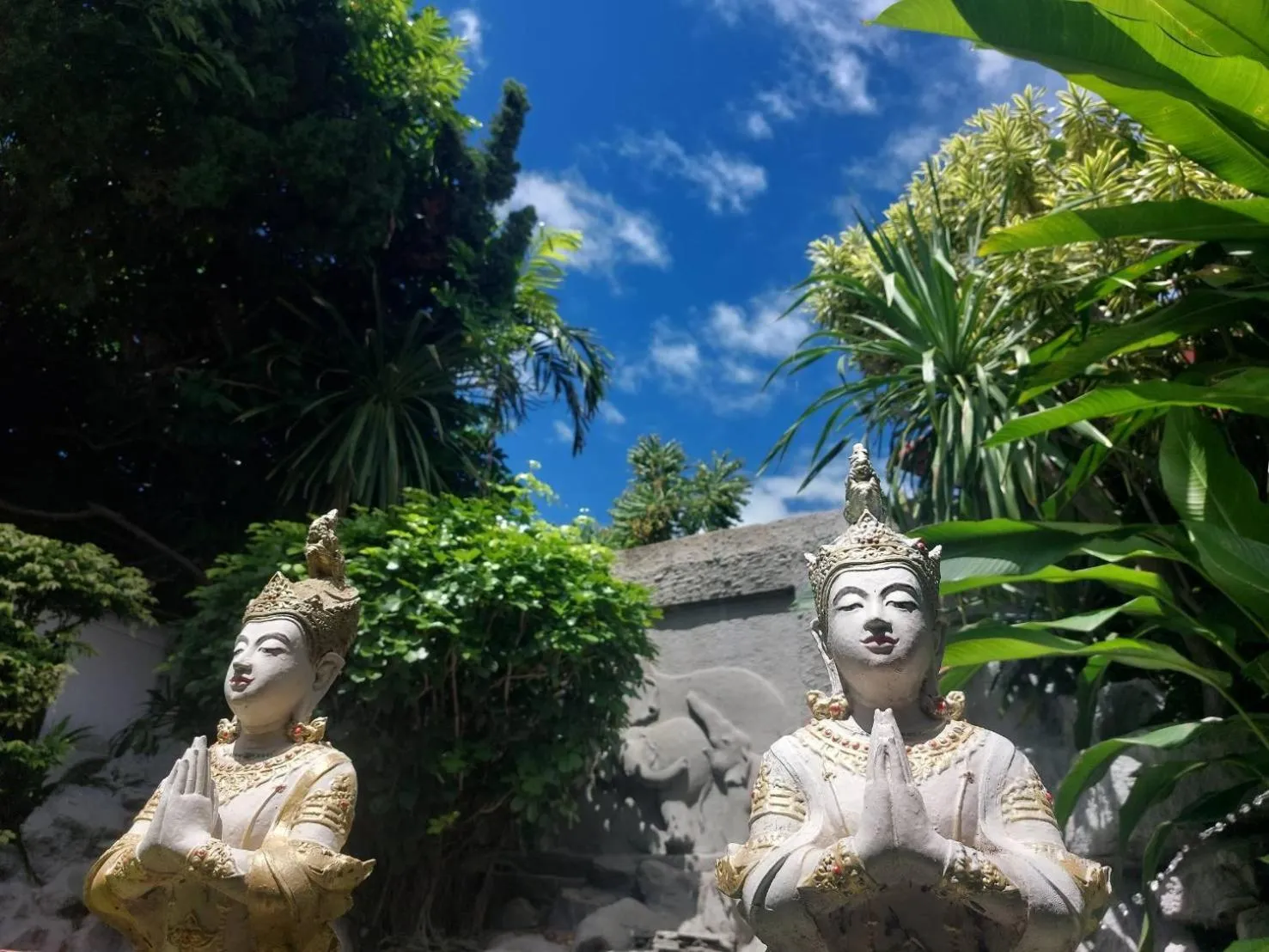 Garden view in Karinthip Village