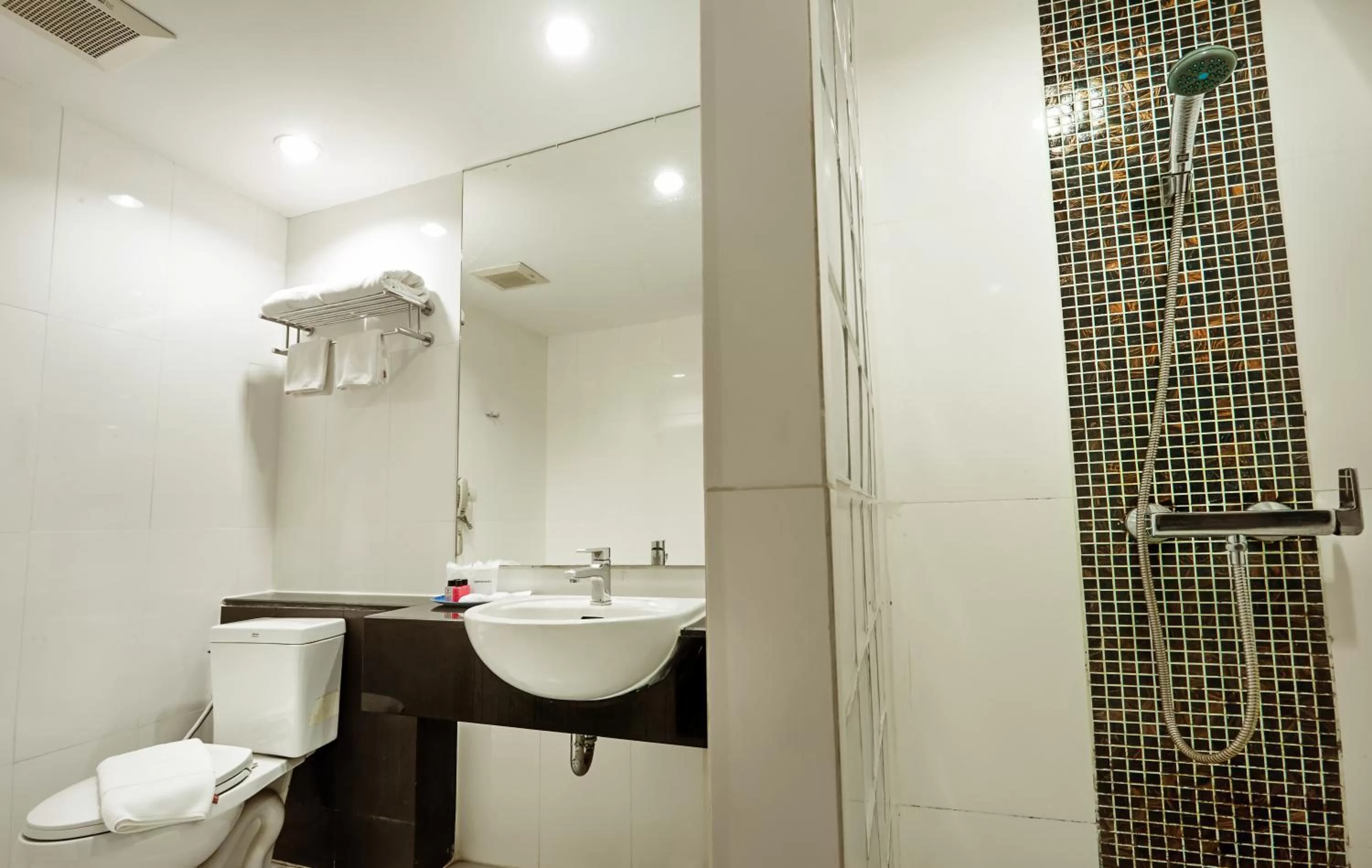 Bathroom in Nana Hiso Hotel