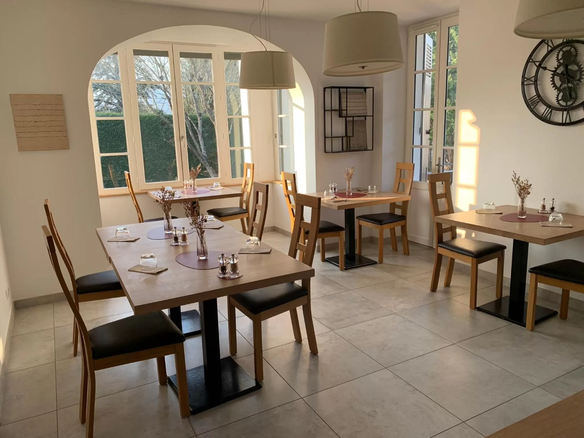 Restaurant/Places to Eat in Villa Harriet