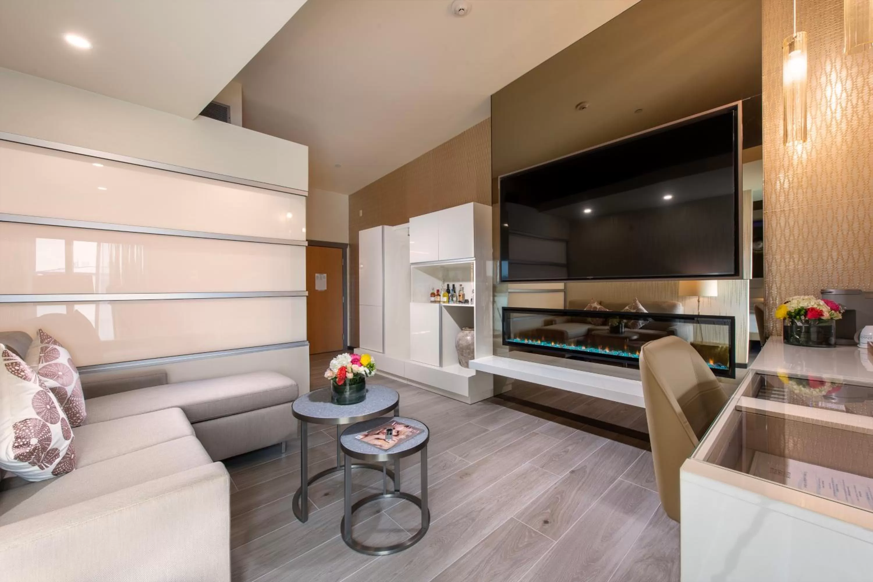 Living room in Shade Hotel Manhattan Beach