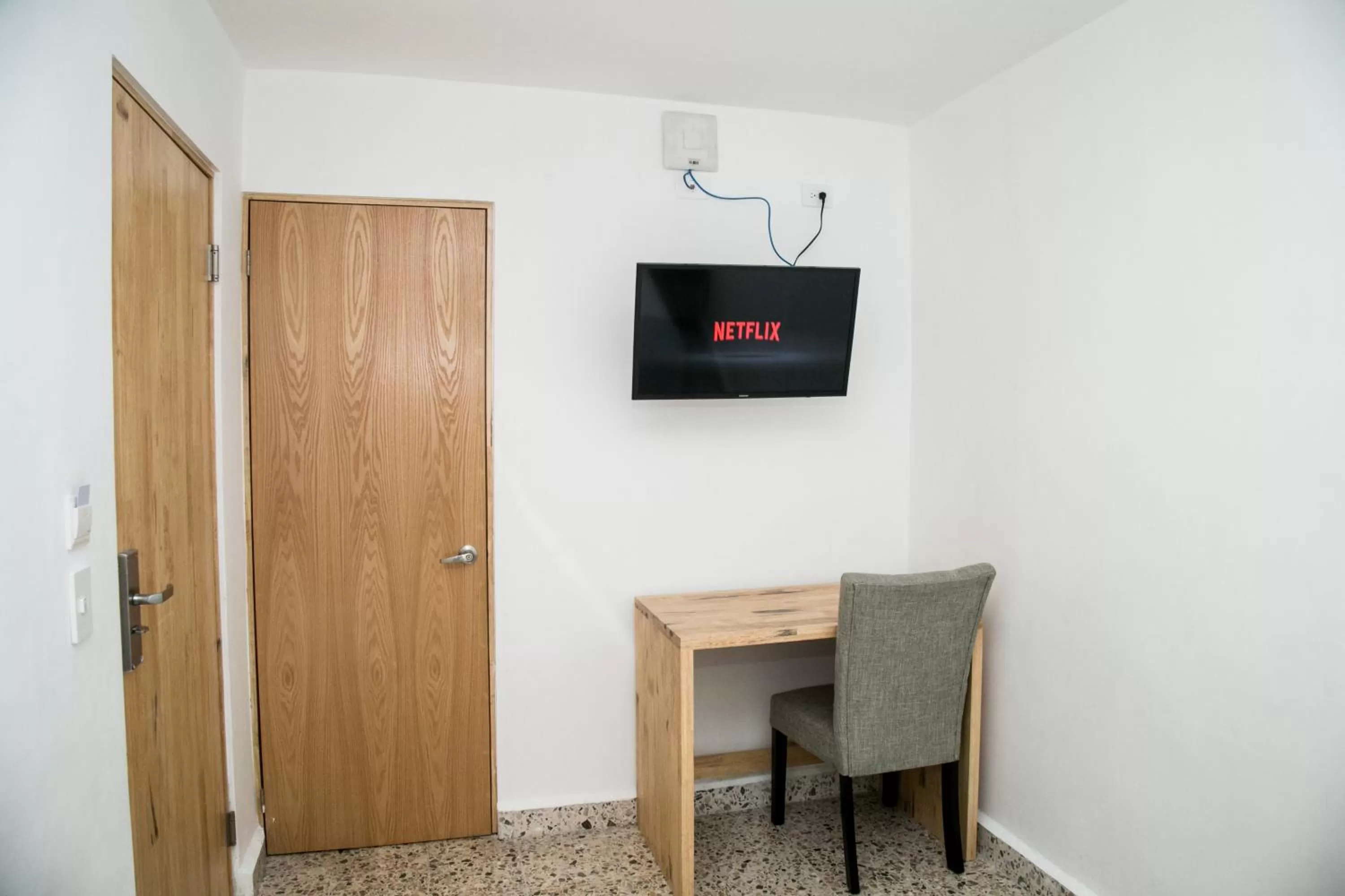 Communal lounge/ TV room in Booking 500