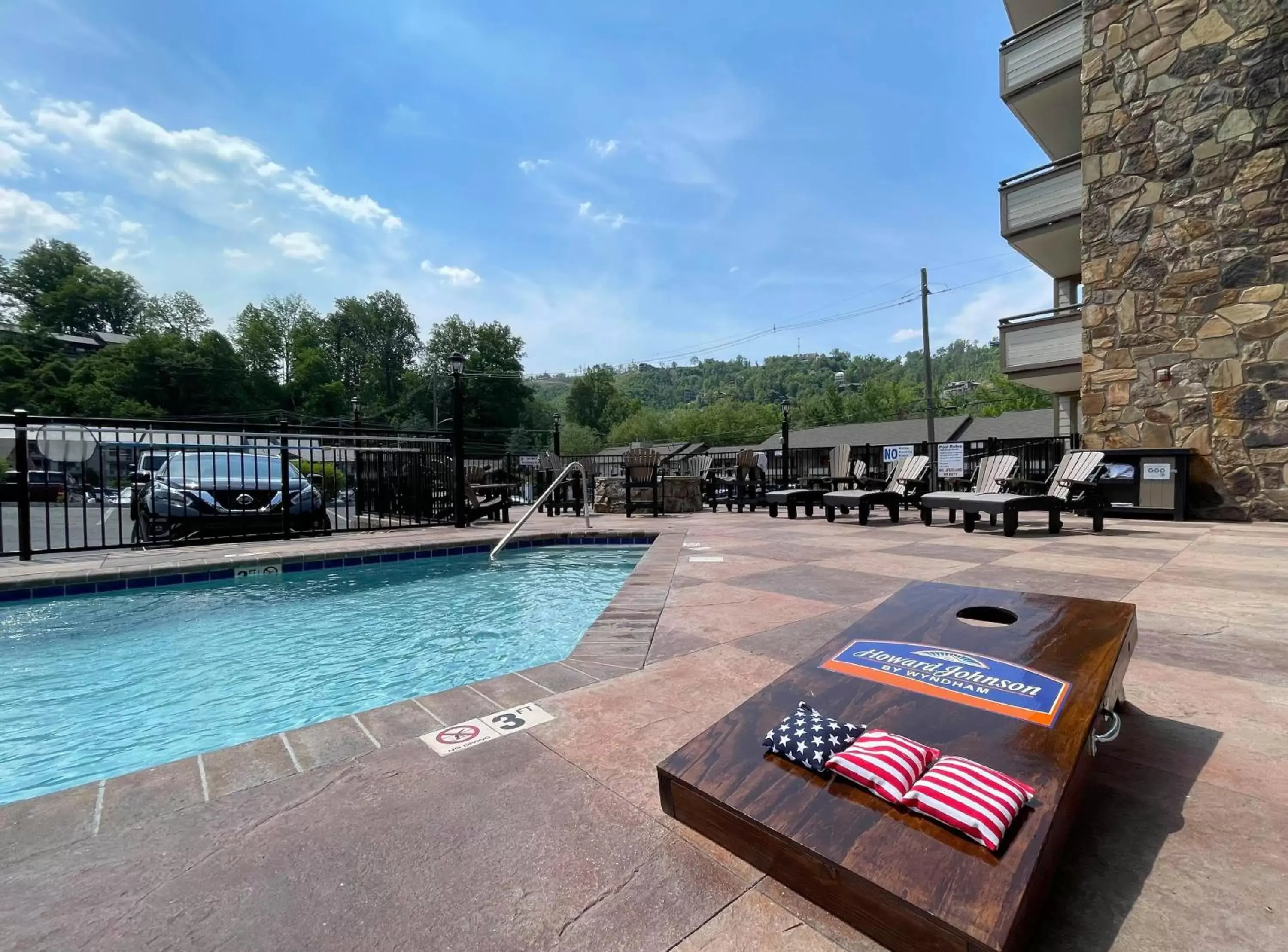 Howard Johnson by Wyndham Downtown Gatlinburg Howard Johnson by Wyndham Downtown Gatlinburg