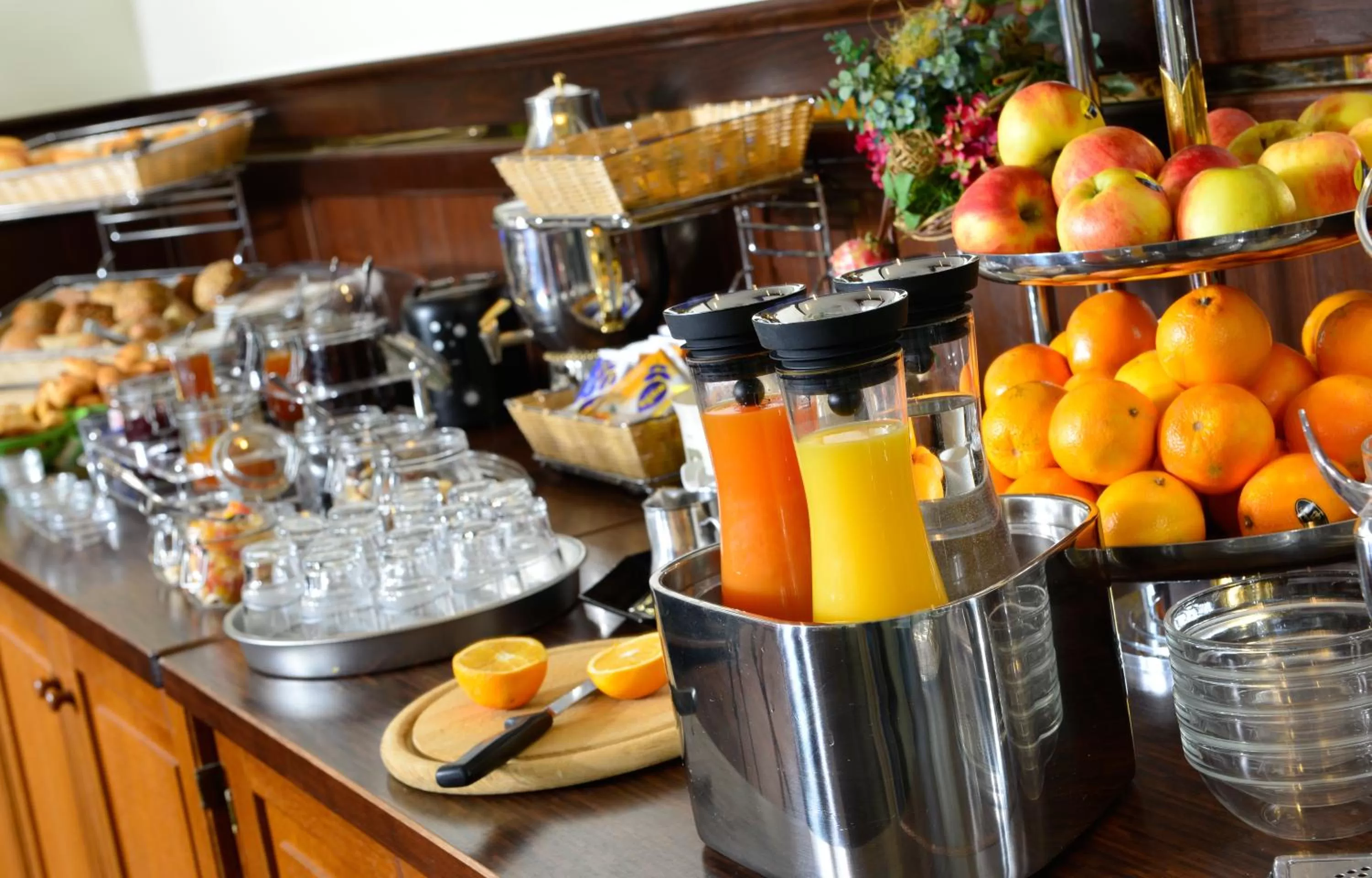 Buffet breakfast in Hotel & Wirtshaus Hansen