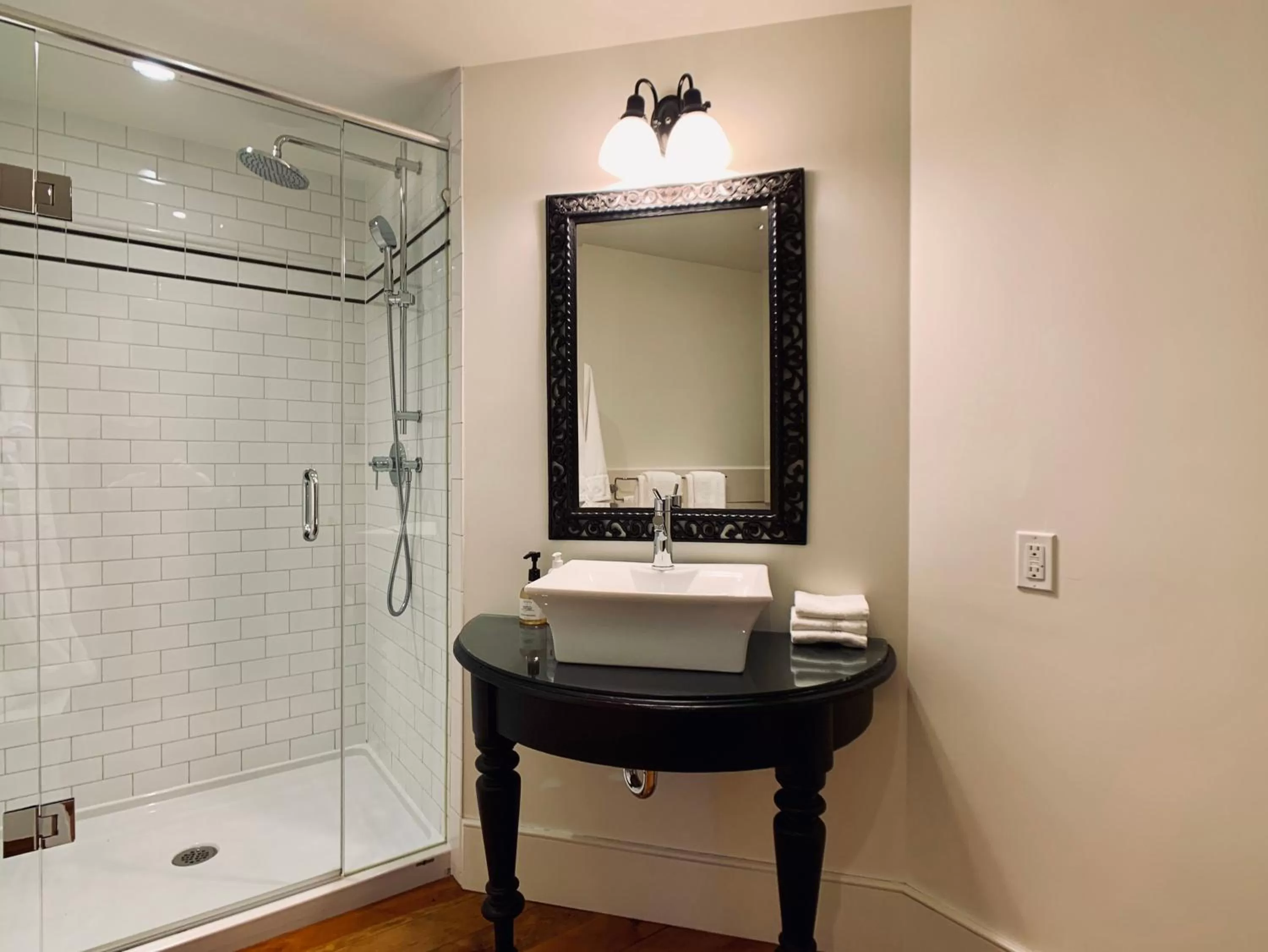 Bathroom in Woodbourne Inn