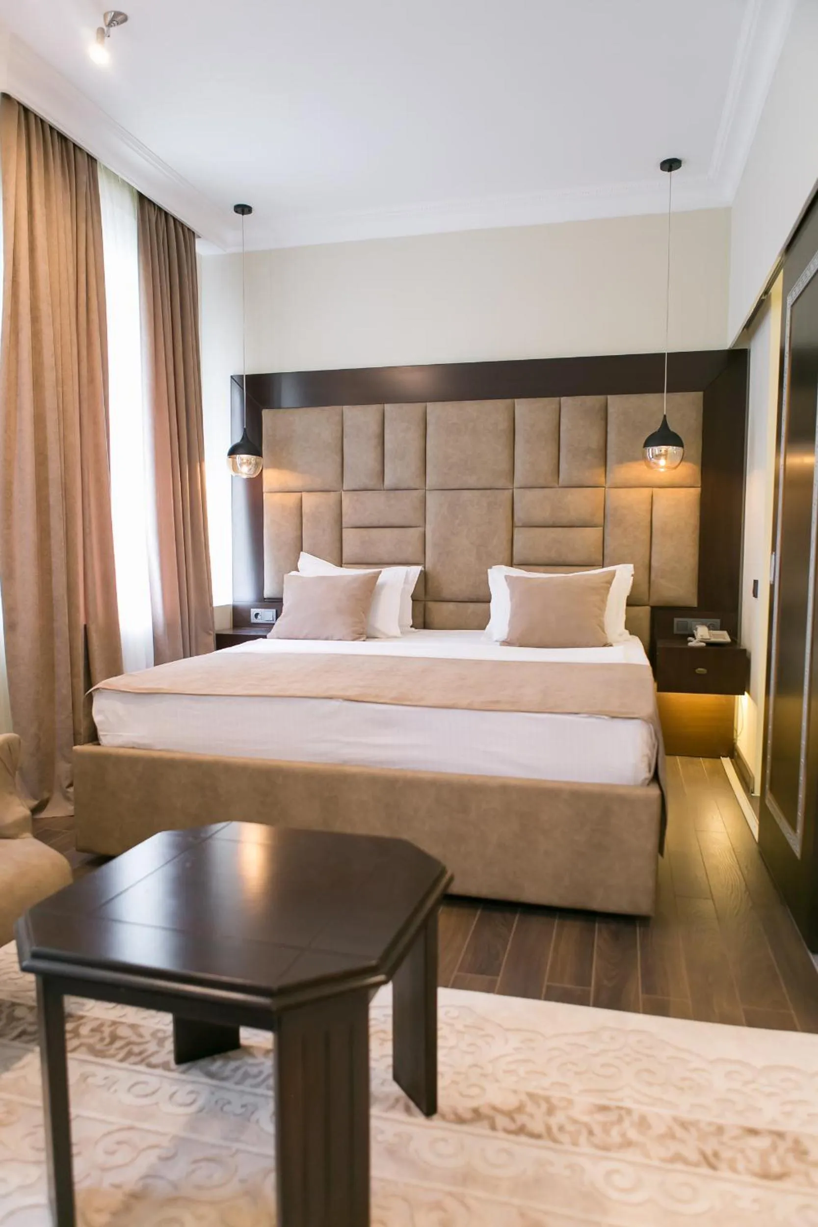 Bedroom, Bed in Ambassador