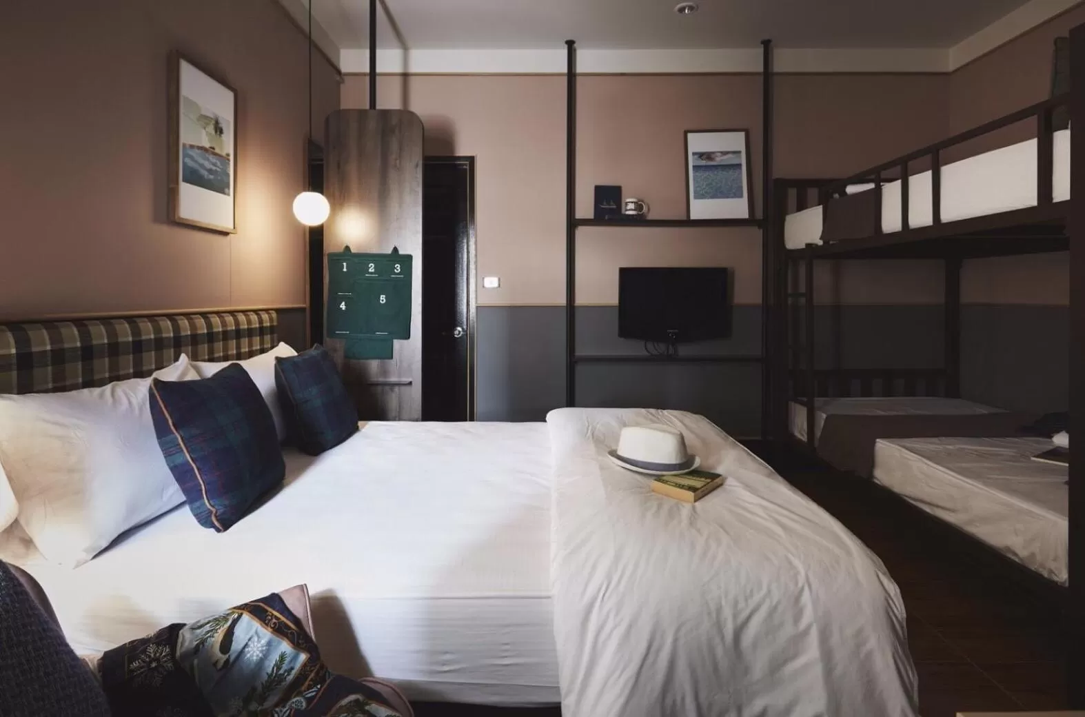 Photo of the whole room, Bed in Josh Hotel