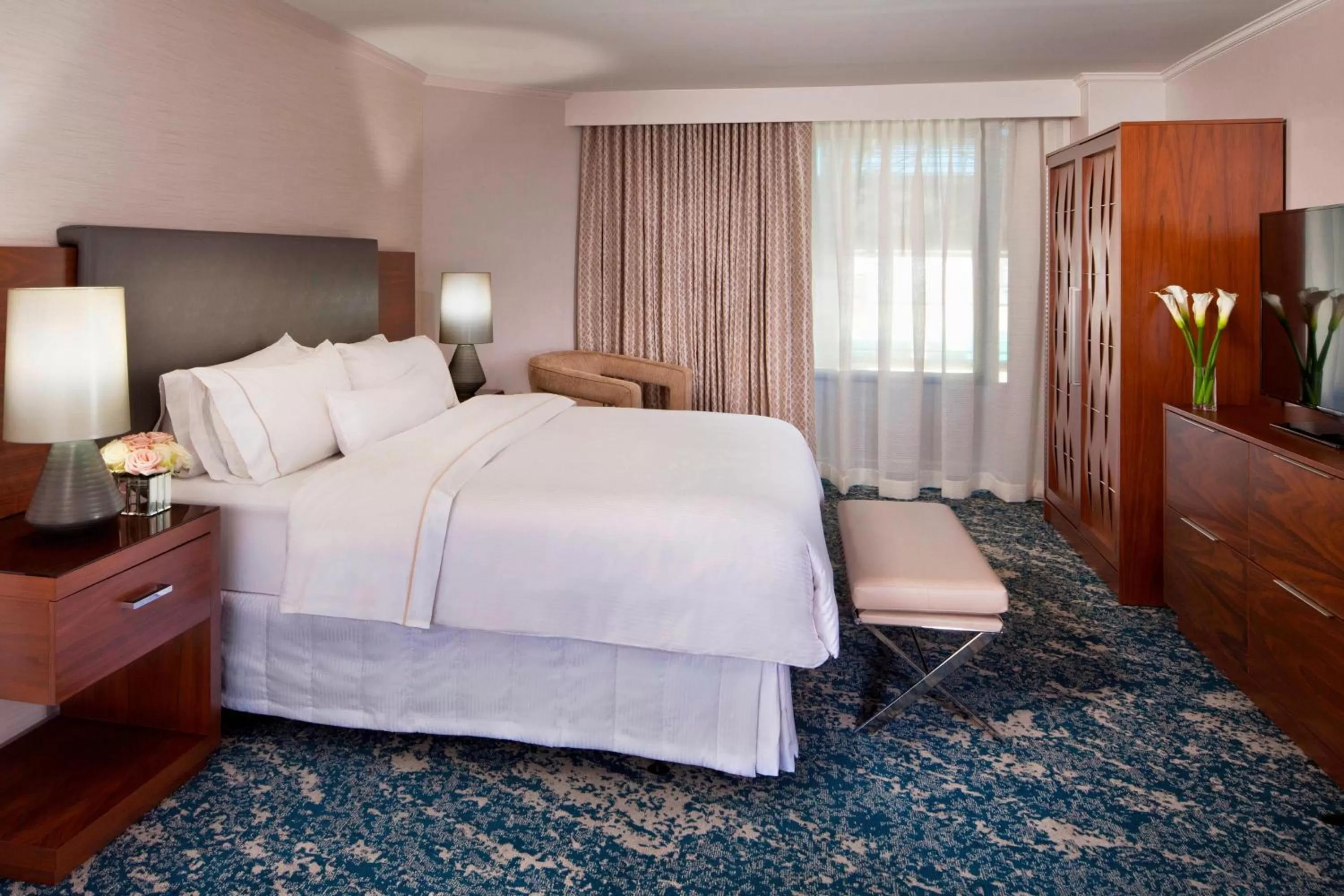 Bedroom, Bed in The Westin Washington, D.C. City Center