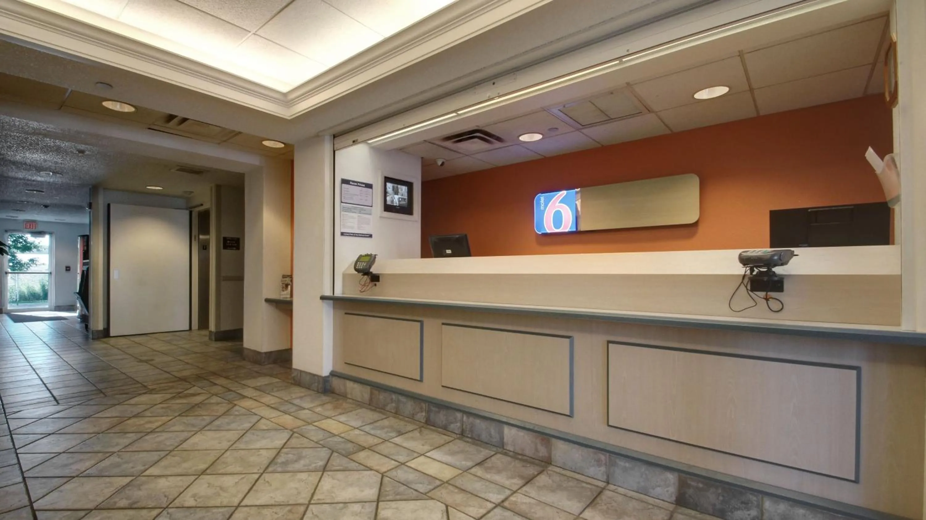 Lobby or reception in Motel 6 Lehi, UT - Thanksgiving Point