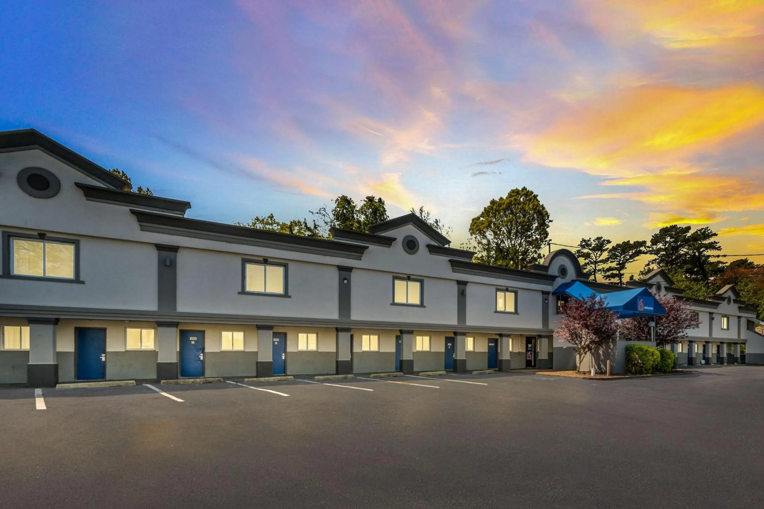 Property building in Motel 6-Toms River, NJ