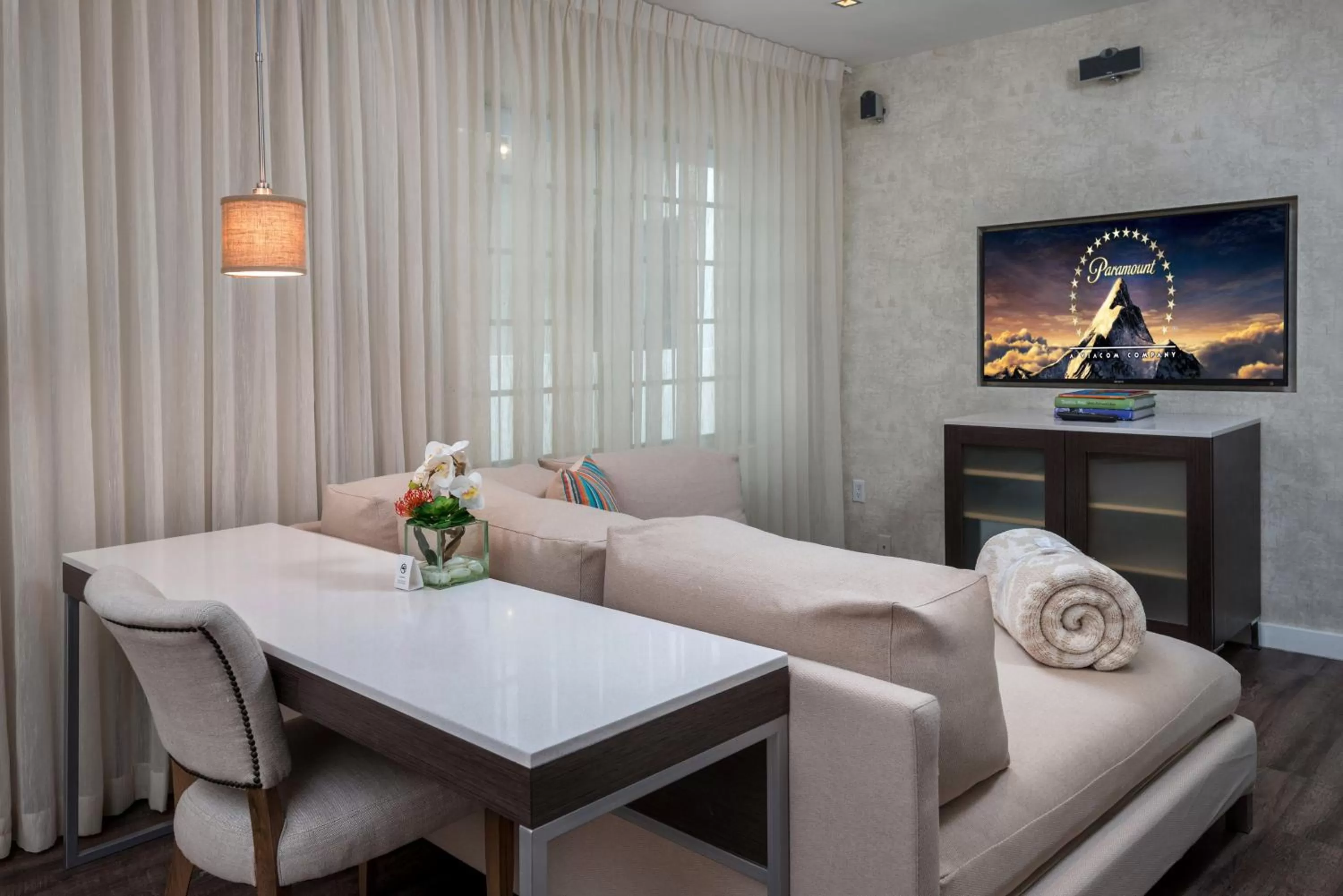 TV and multimedia in The Marlin Hotel