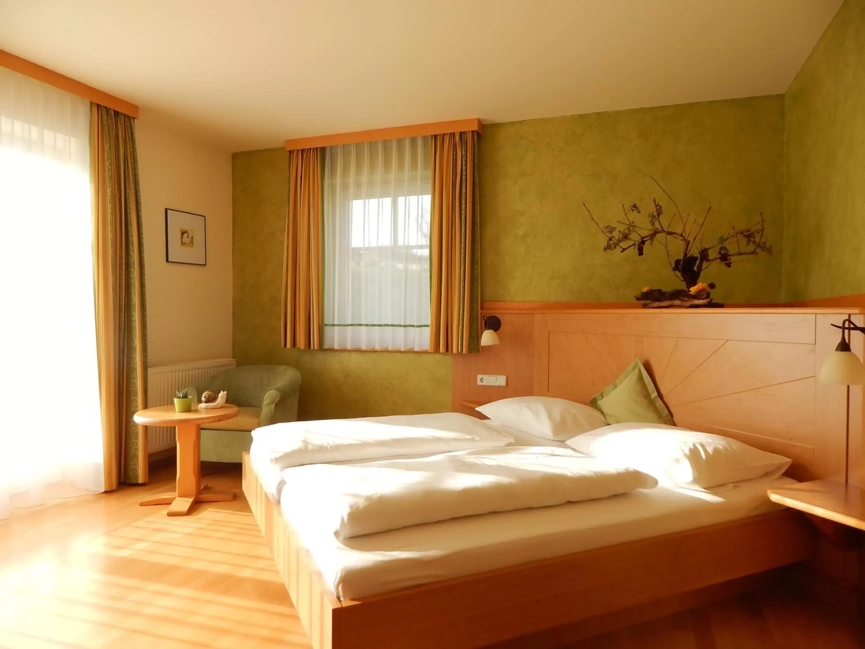 Double Room with Balcony - single occupancy in Hotel Neustifter Double Room with Balcony - single occupancy in Hotel Neustifter