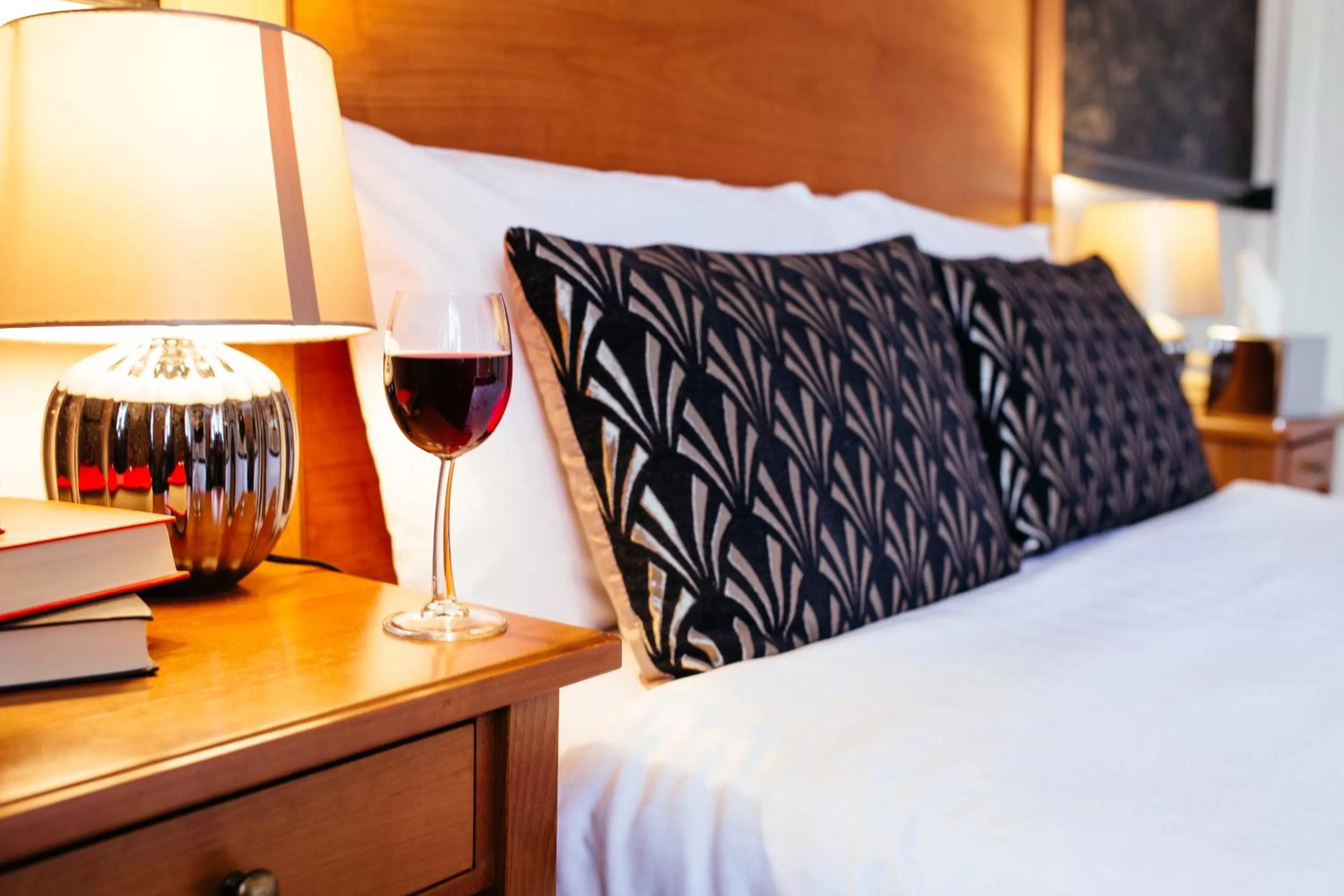 Bedroom, Bed in Pymgate Lodge Hotel Manchester Airport