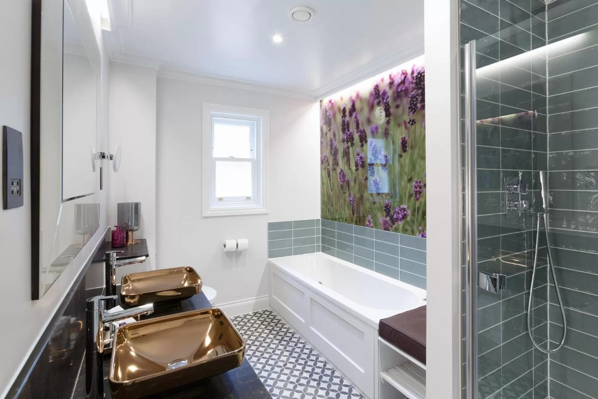 Bathroom in Gonville Hotel