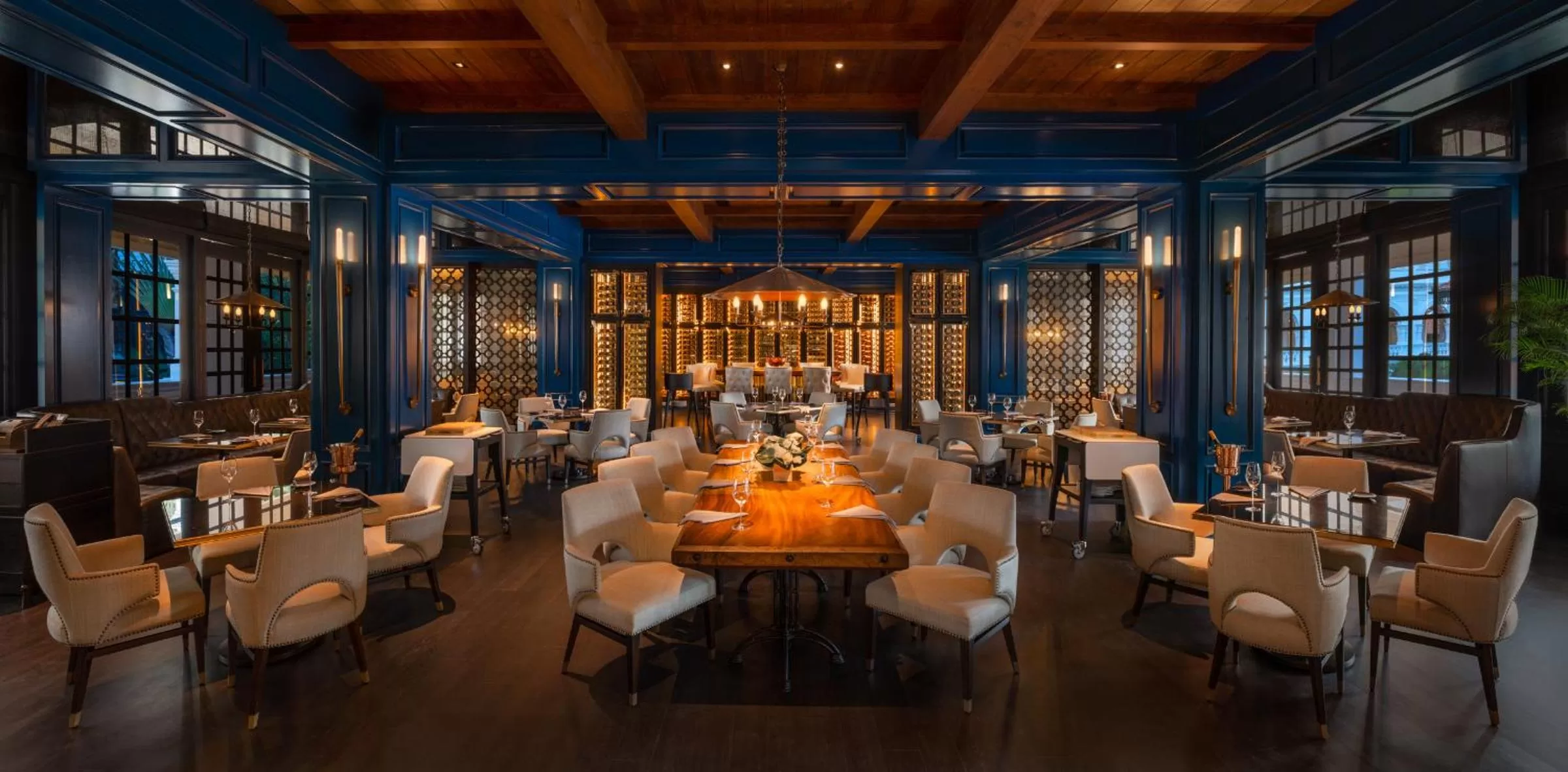 Restaurant/places to eat in Raffles Singapore