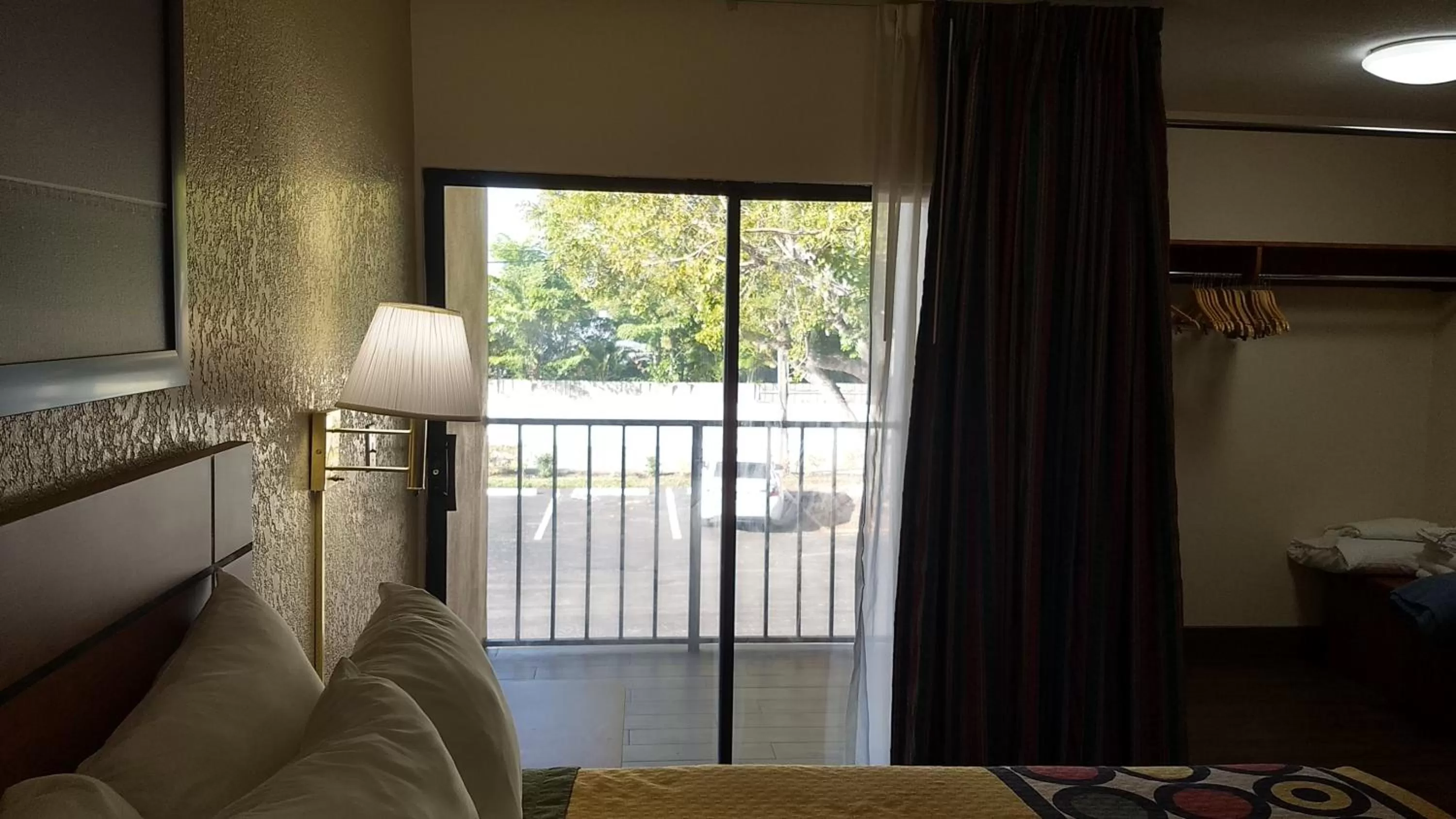 Balcony/Terrace, Bed in Super 8 by Wyndham North Palm Beach