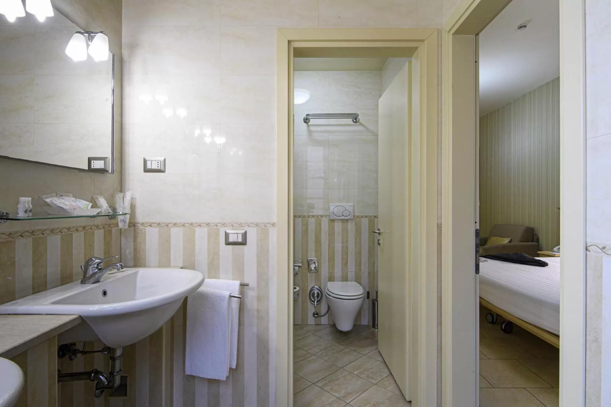 Toilet in Domus Australia