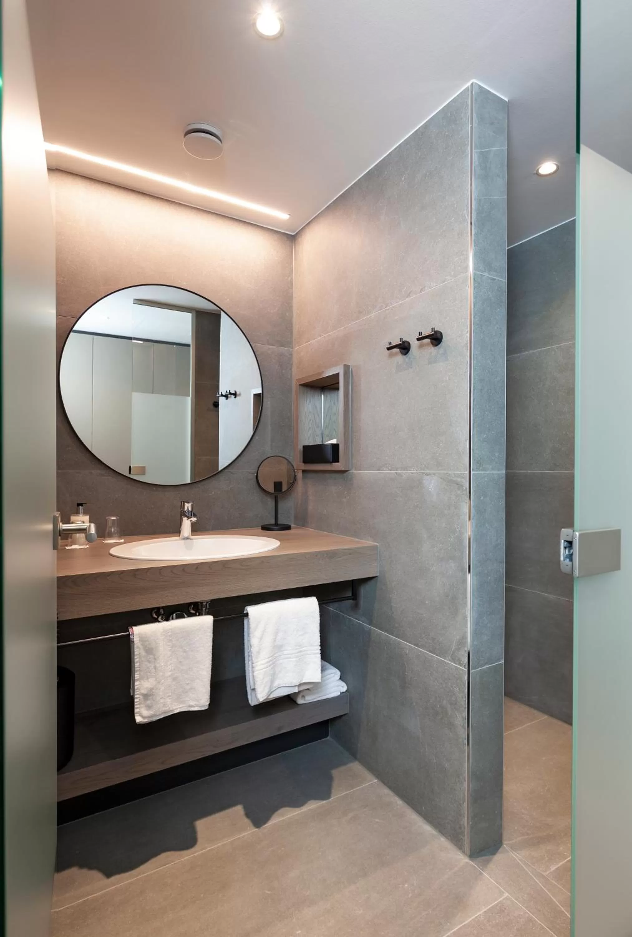 Shower in Hotel Knoblauch