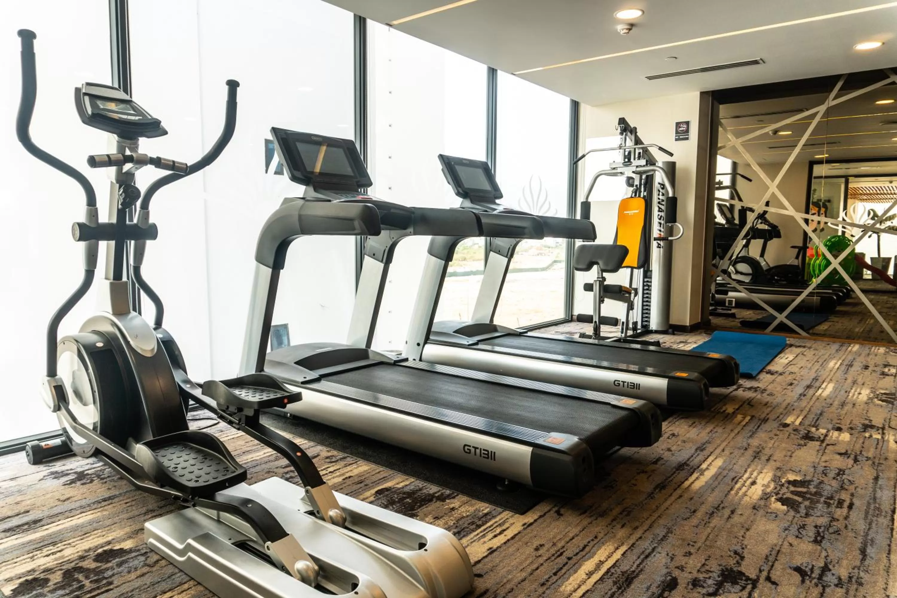 Fitness centre/facilities in Queen Ann Nha Trang Hotel